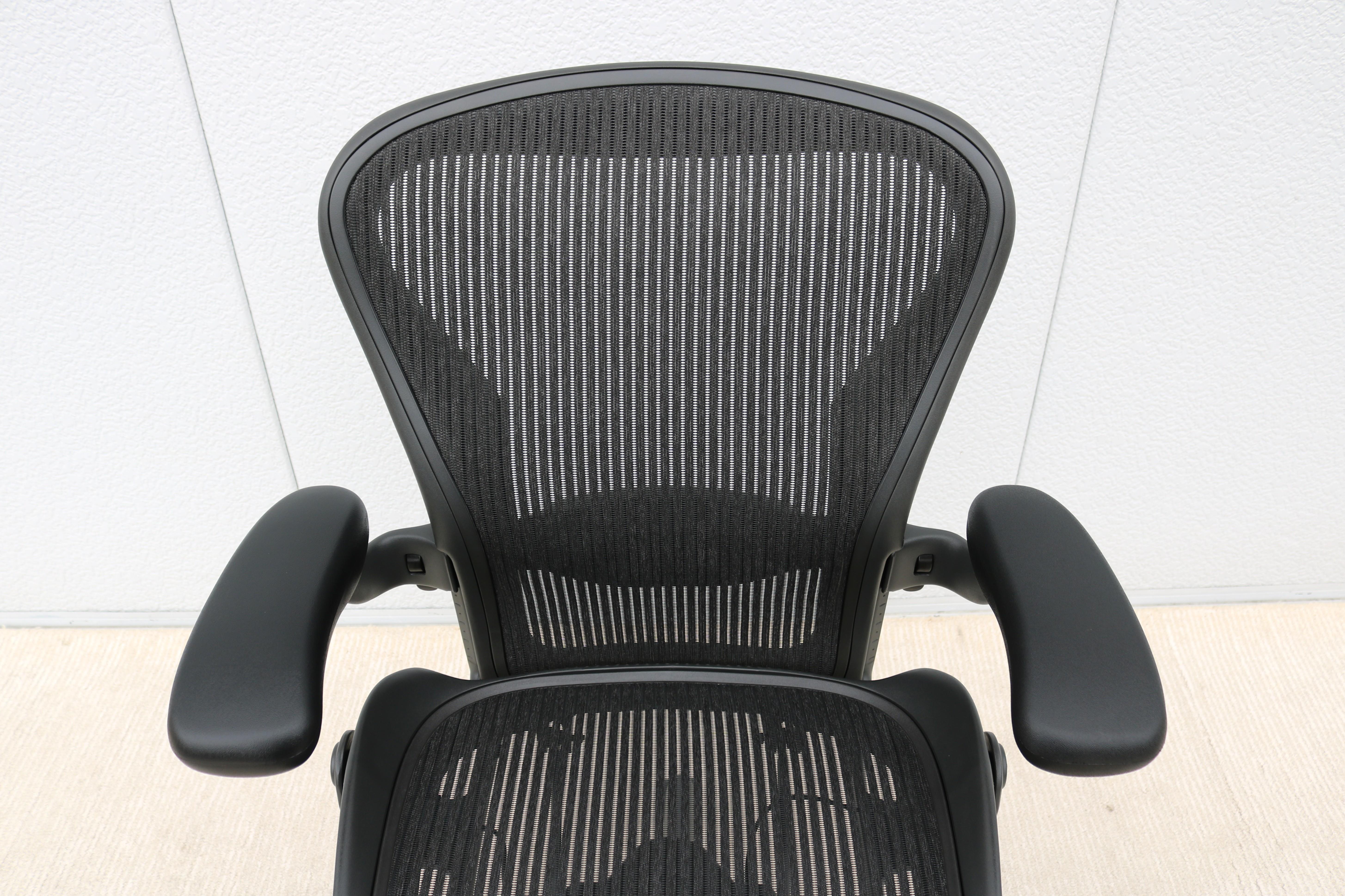 Sedia Herman Miller Aeron Taglia B, Carbon Mesh e Grafite, completamente regolabile, 2016 in vendita 7