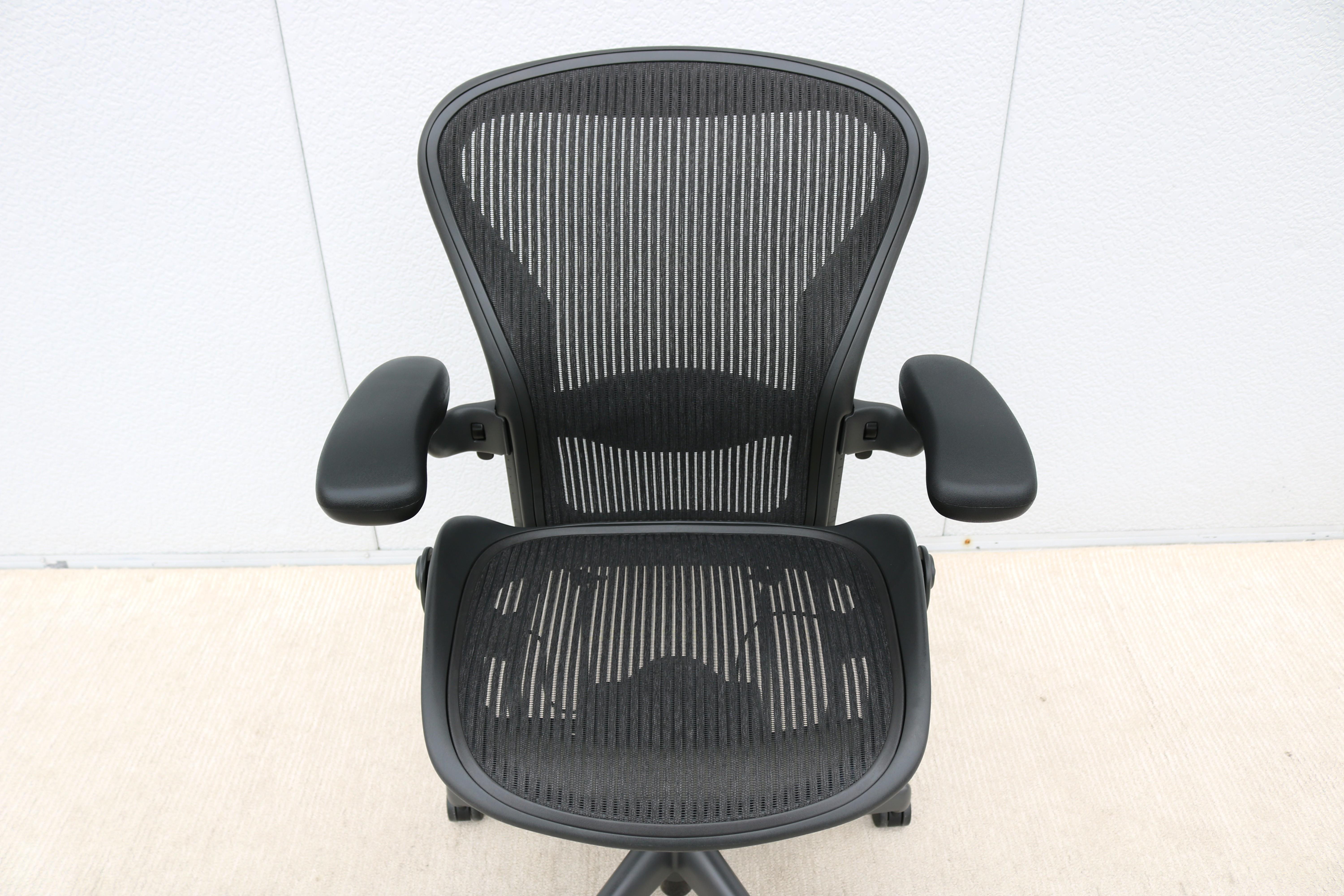 Sedia Herman Miller Aeron Taglia B, Carbon Mesh e Grafite, completamente regolabile, 2016 in vendita 9