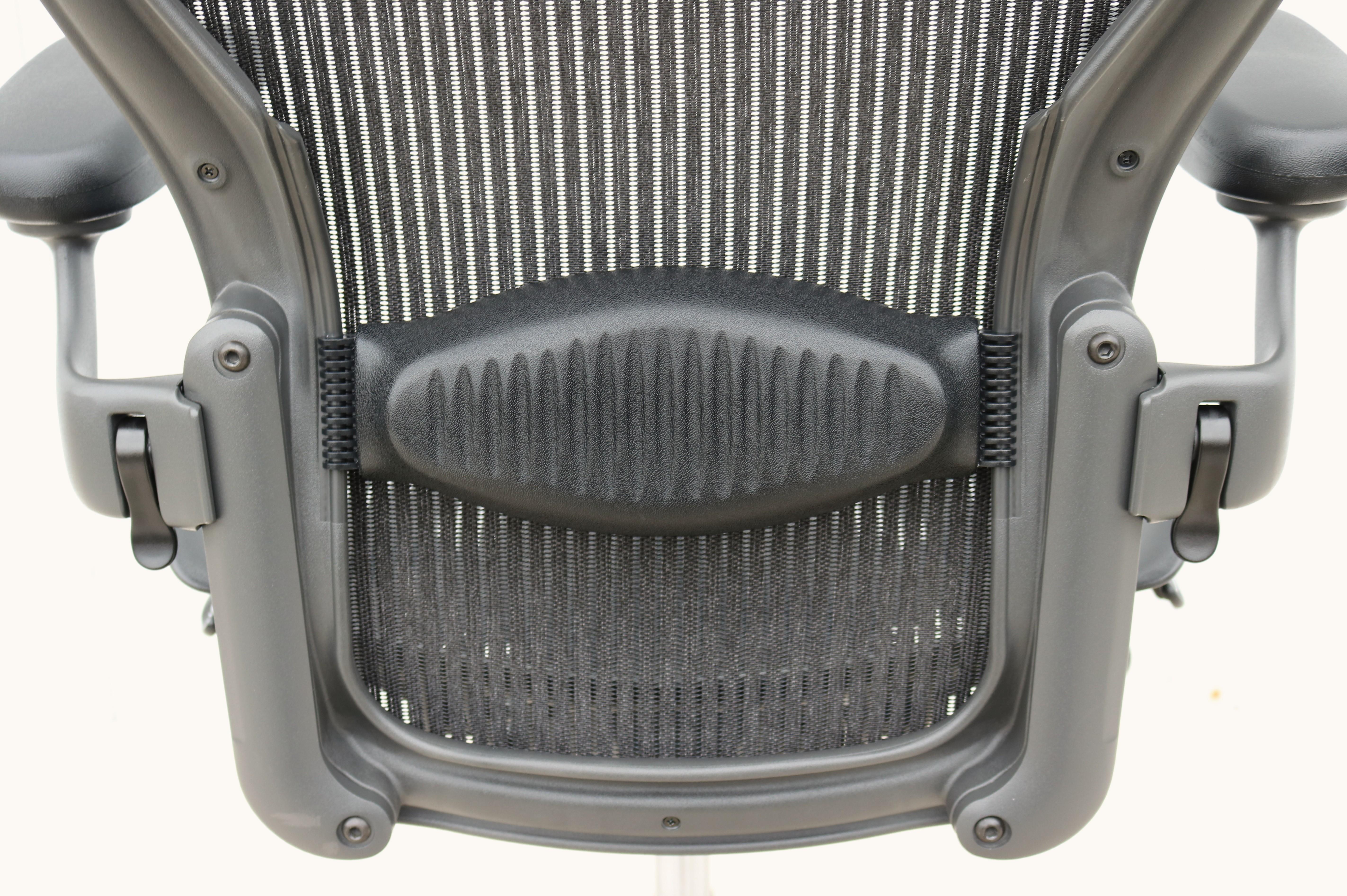 Sedia Herman Miller Aeron Taglia B, Carbon Mesh e Grafite, completamente regolabile, 2016 in vendita 11