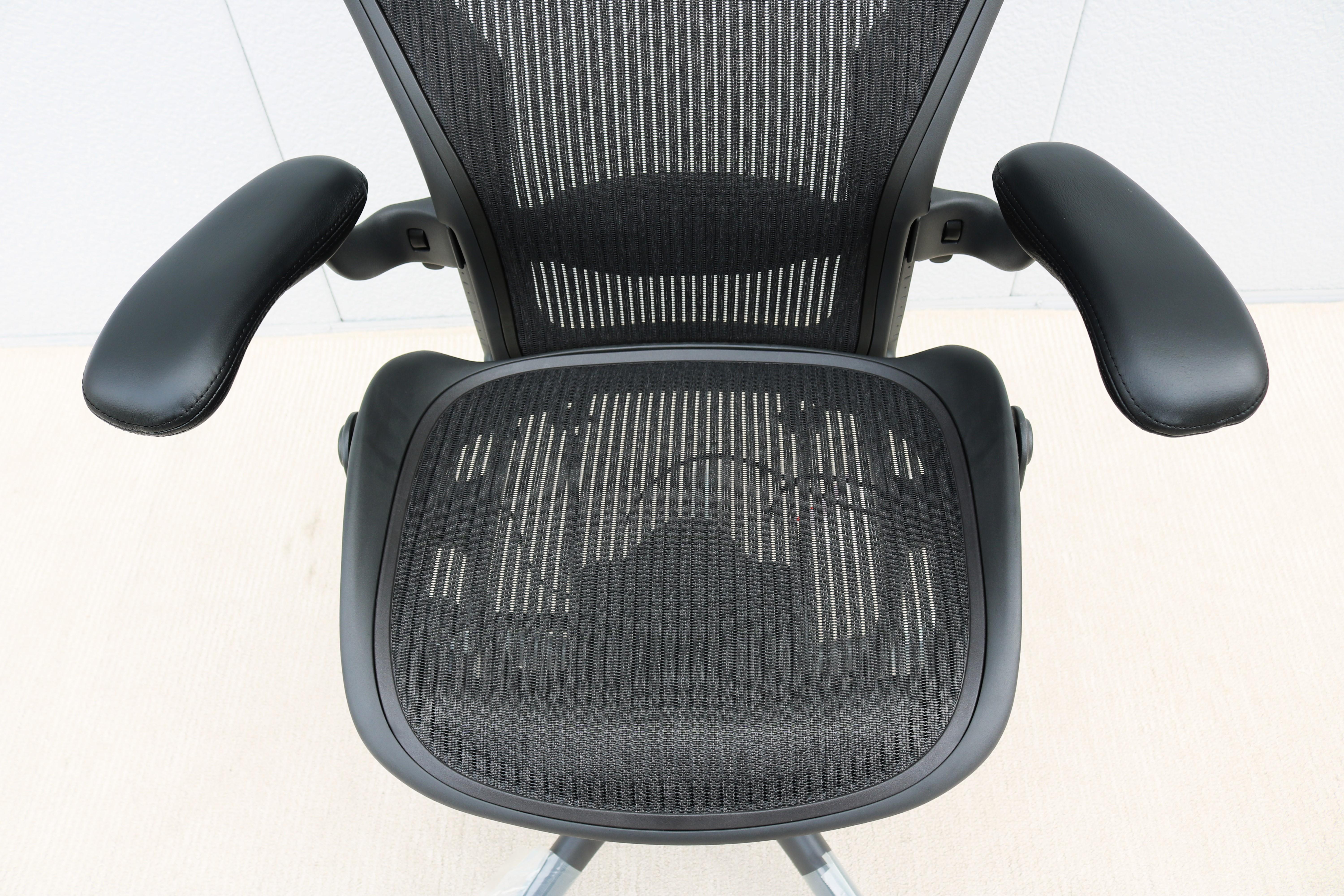 Herman Miller Aeron-Stuhl Größe B, vollständig verstellbar, brandneu, Kohlenstoffgewebe-Stoff im Angebot 6