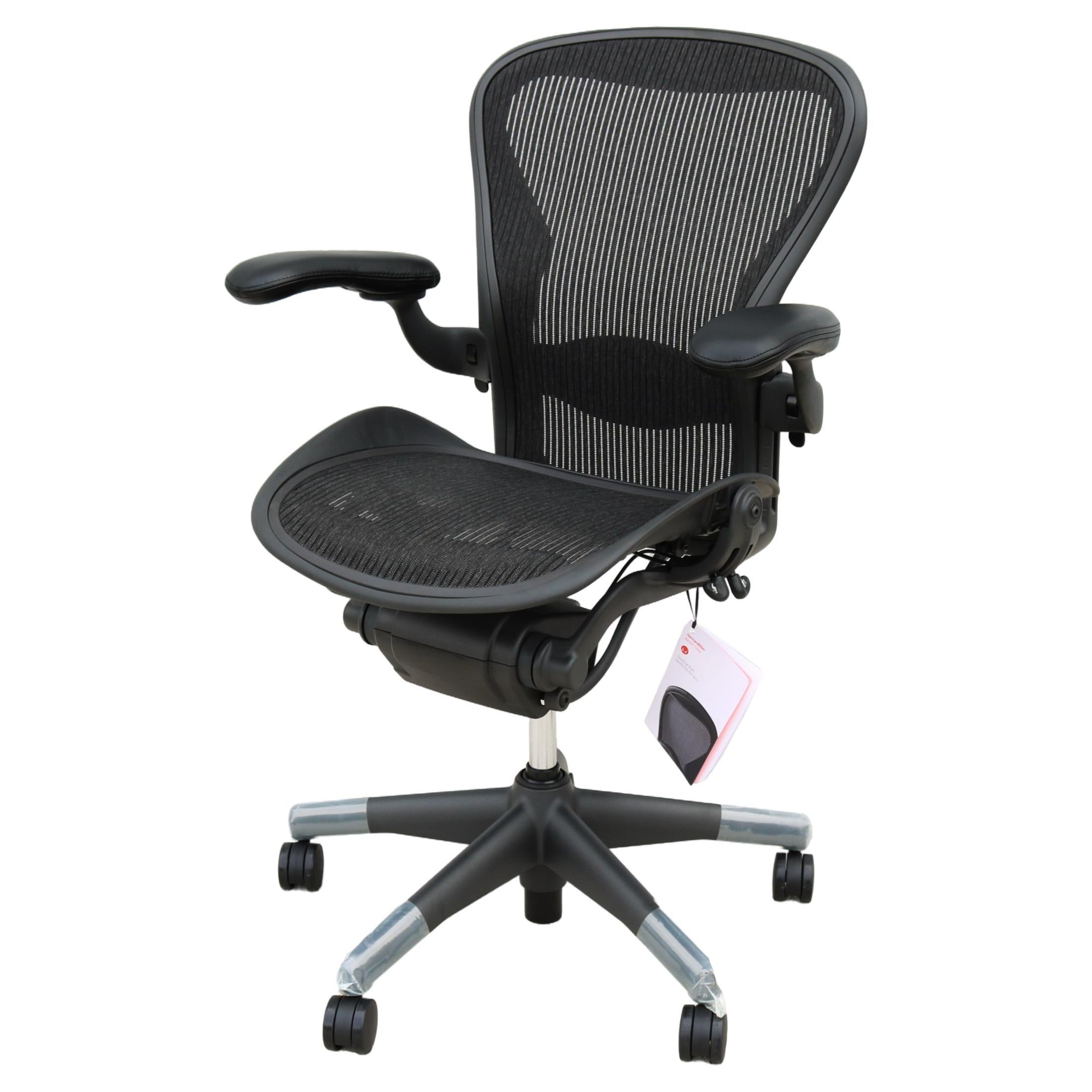 Herman Miller Aeron-Stuhl Größe B, vollständig verstellbar, brandneu, Kohlenstoffgewebe-Stoff