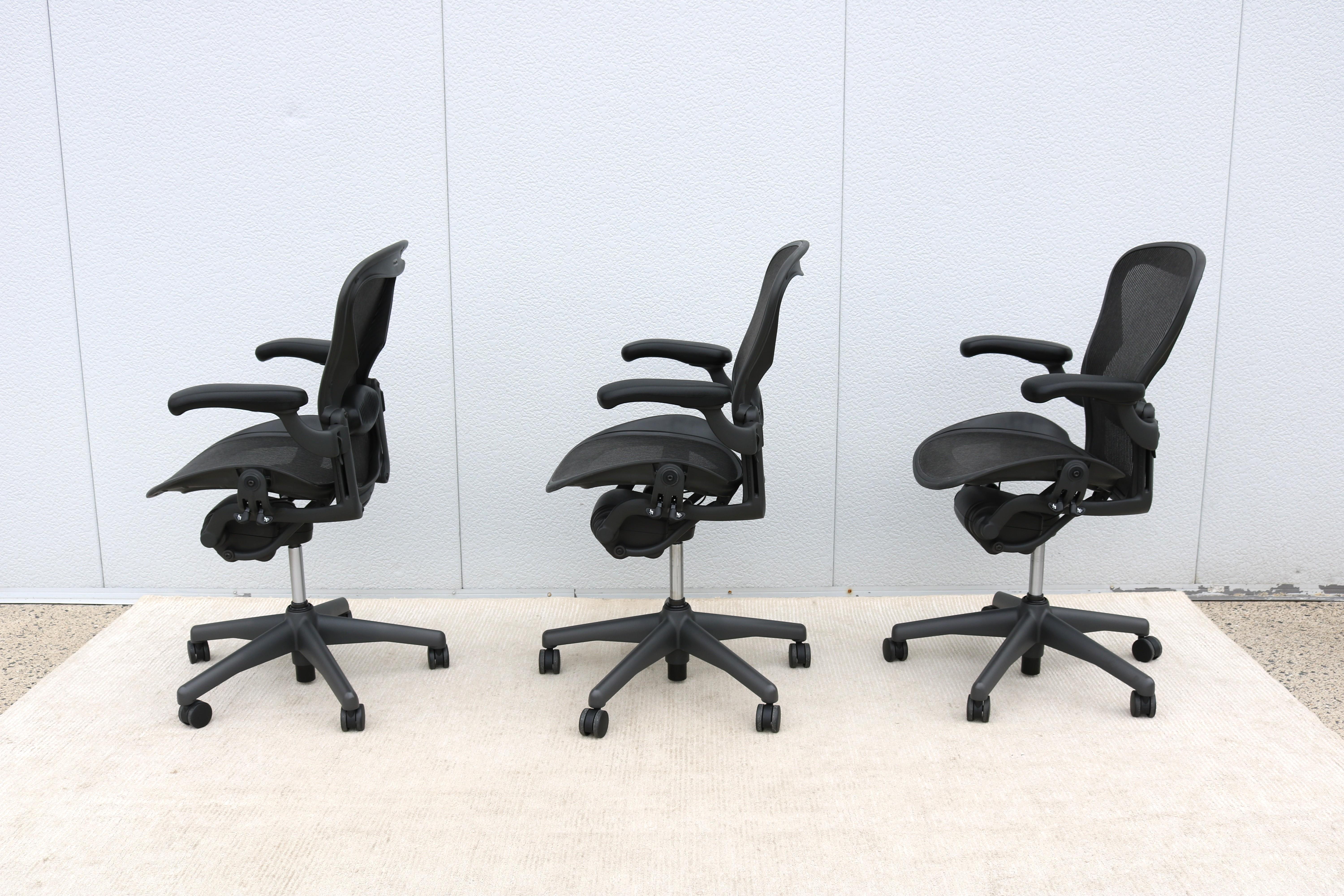 Sedia Herman Miller A. B. completamente regolabile, con rete in carbonio e telaio in grafite in vendita 4