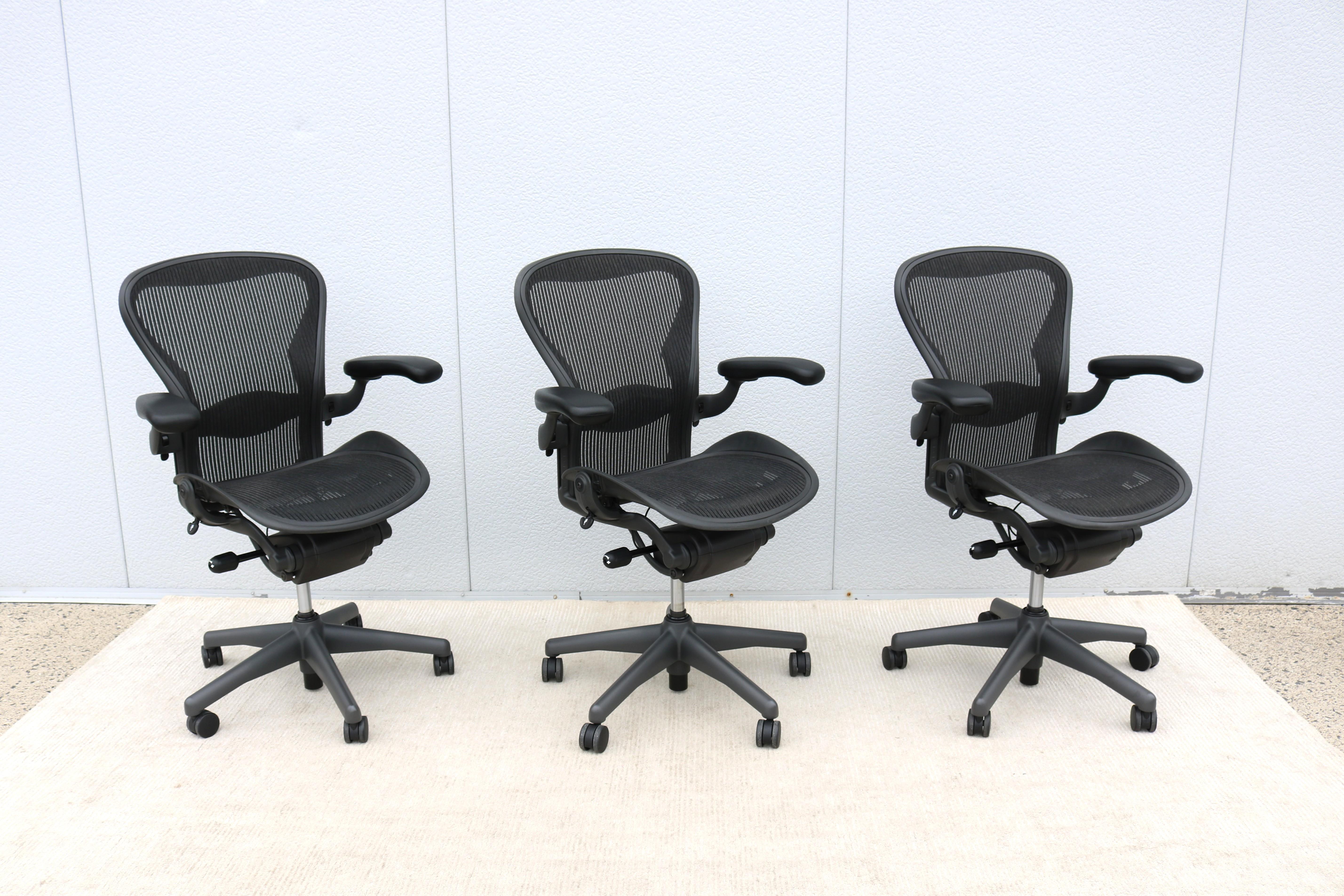 Sedia Herman Miller A. B. completamente regolabile, con rete in carbonio e telaio in grafite in vendita 7