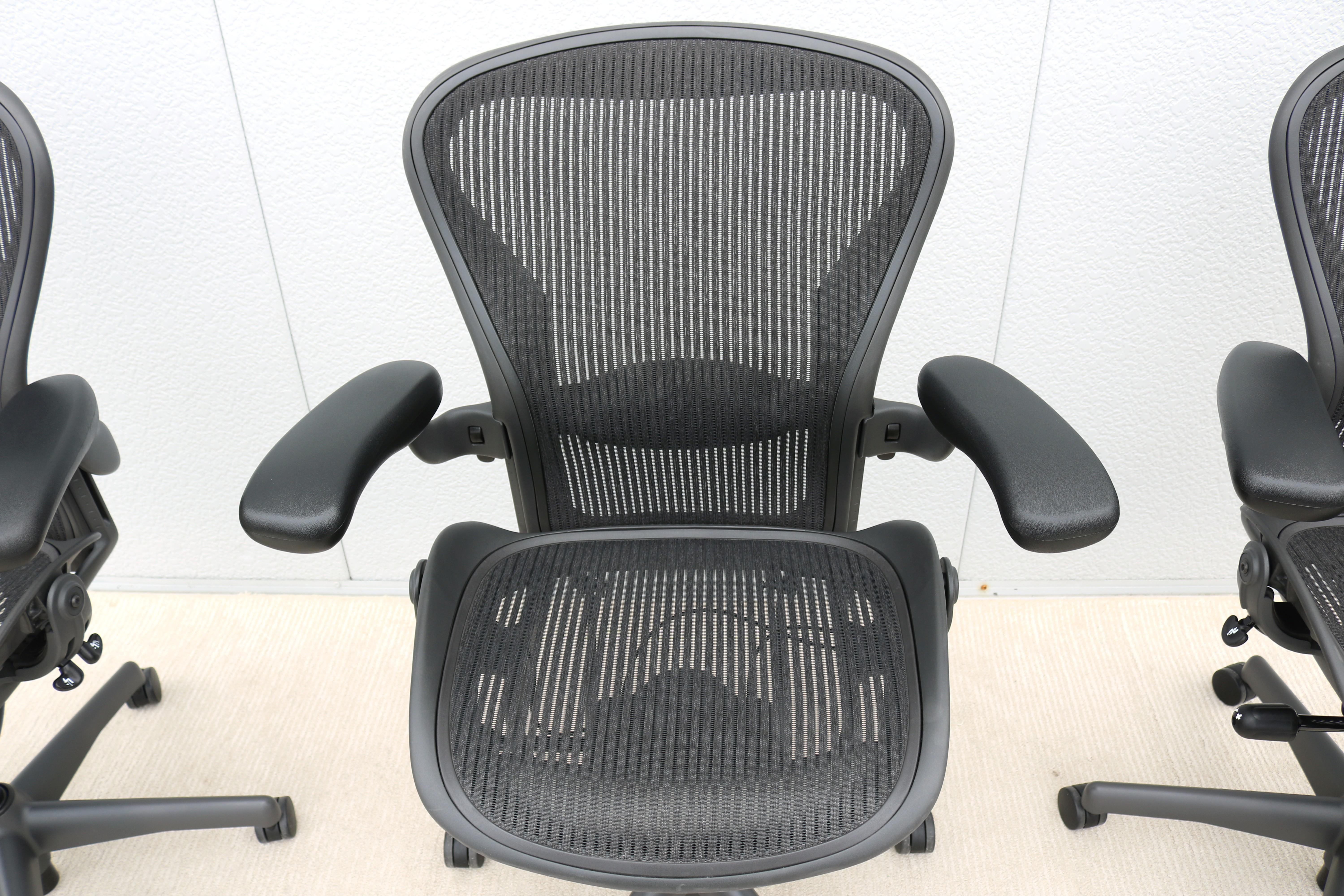 Sedia Herman Miller A. B. completamente regolabile, con rete in carbonio e telaio in grafite in vendita 9