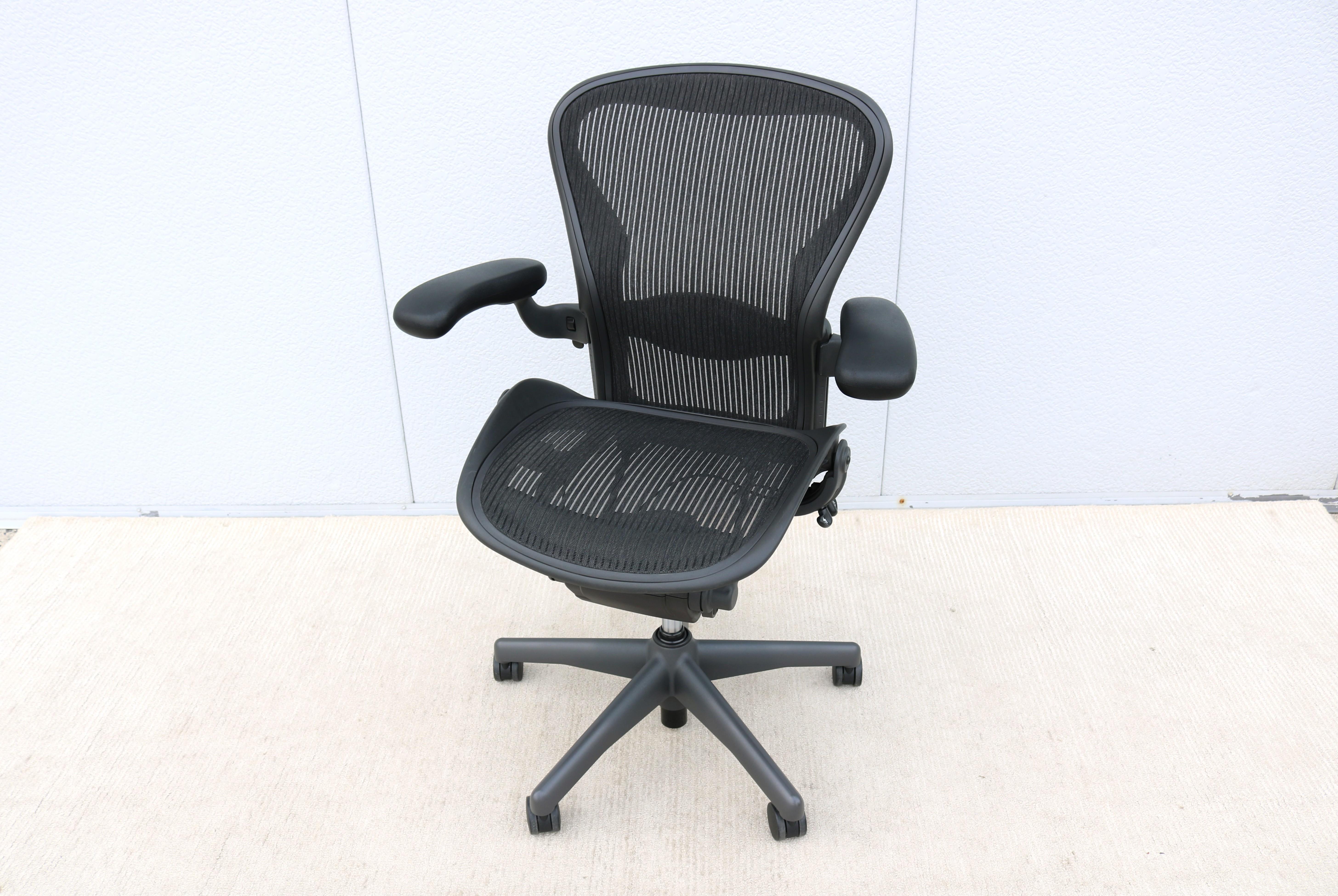 Sedia Herman Miller A. B. completamente regolabile, con rete in carbonio e telaio in grafite In condizioni ottime in vendita a Secaucus, NJ