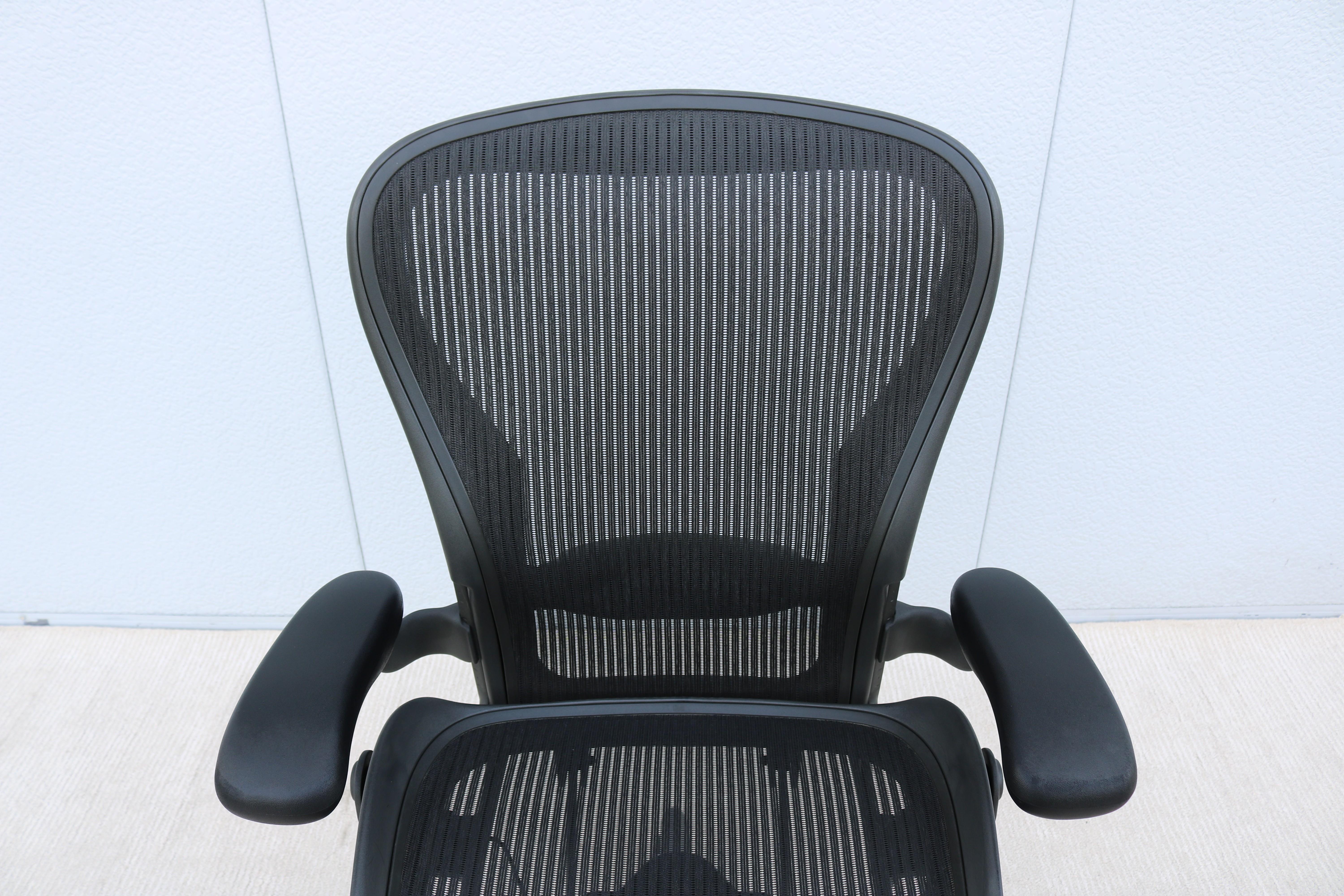 Herman Miller Aeron-Stuhl Größe C, Kohlenstoffgeflecht- und Graphitrahmen, grundlegende Anpassung 8