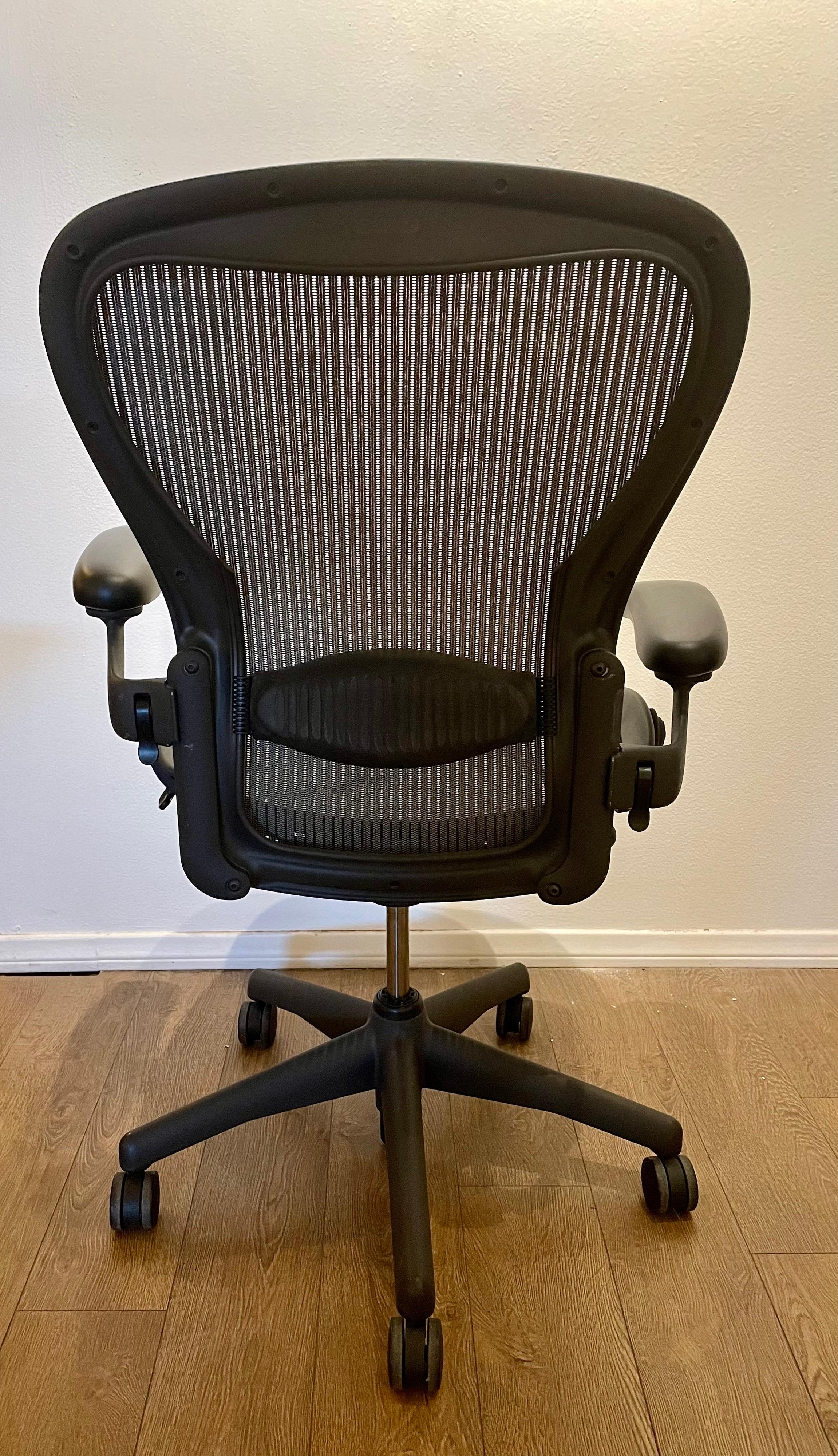 office chair with fully adjustable arms