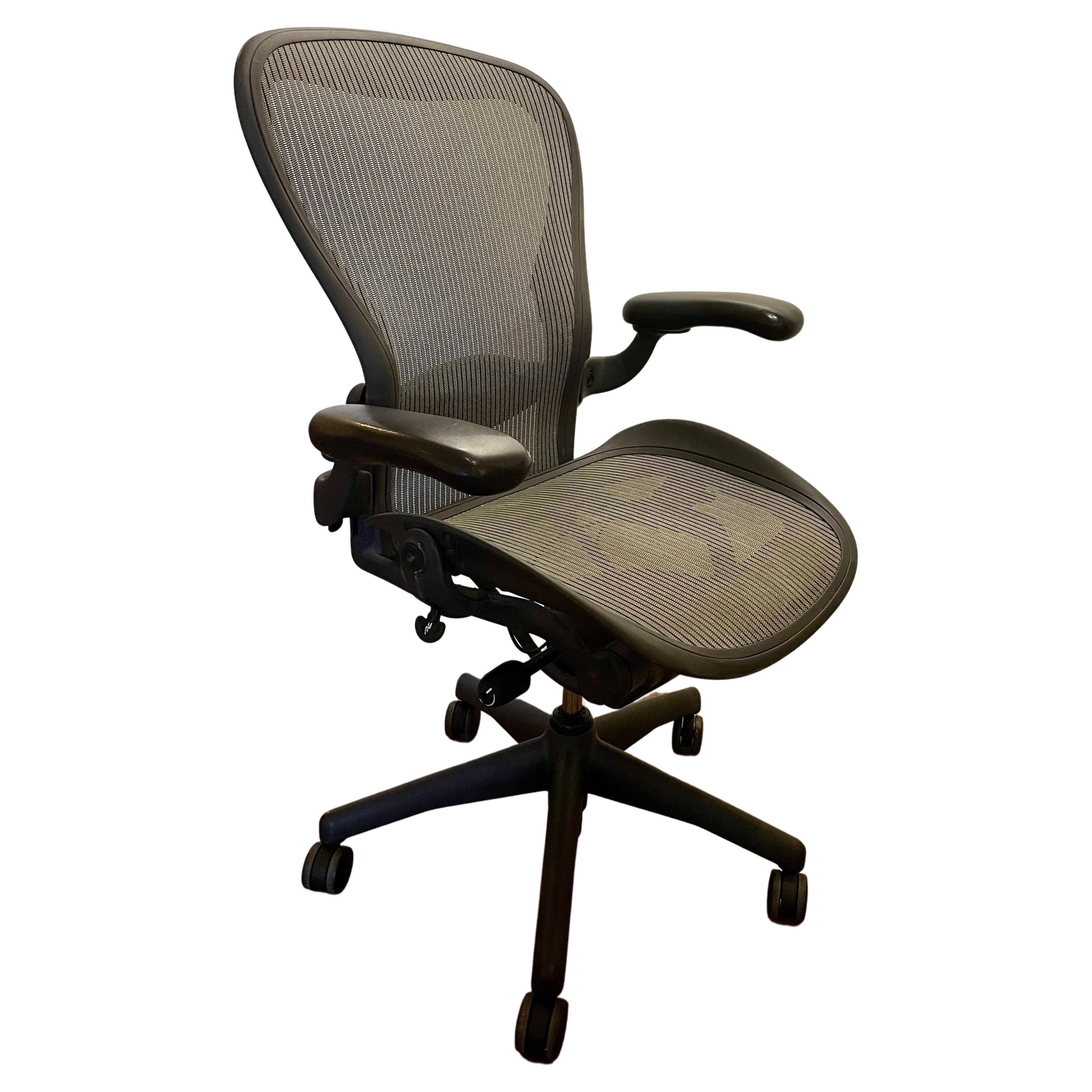 Herman Miller Aeron Desk Chair Adjustable Arms & Lumbar Support