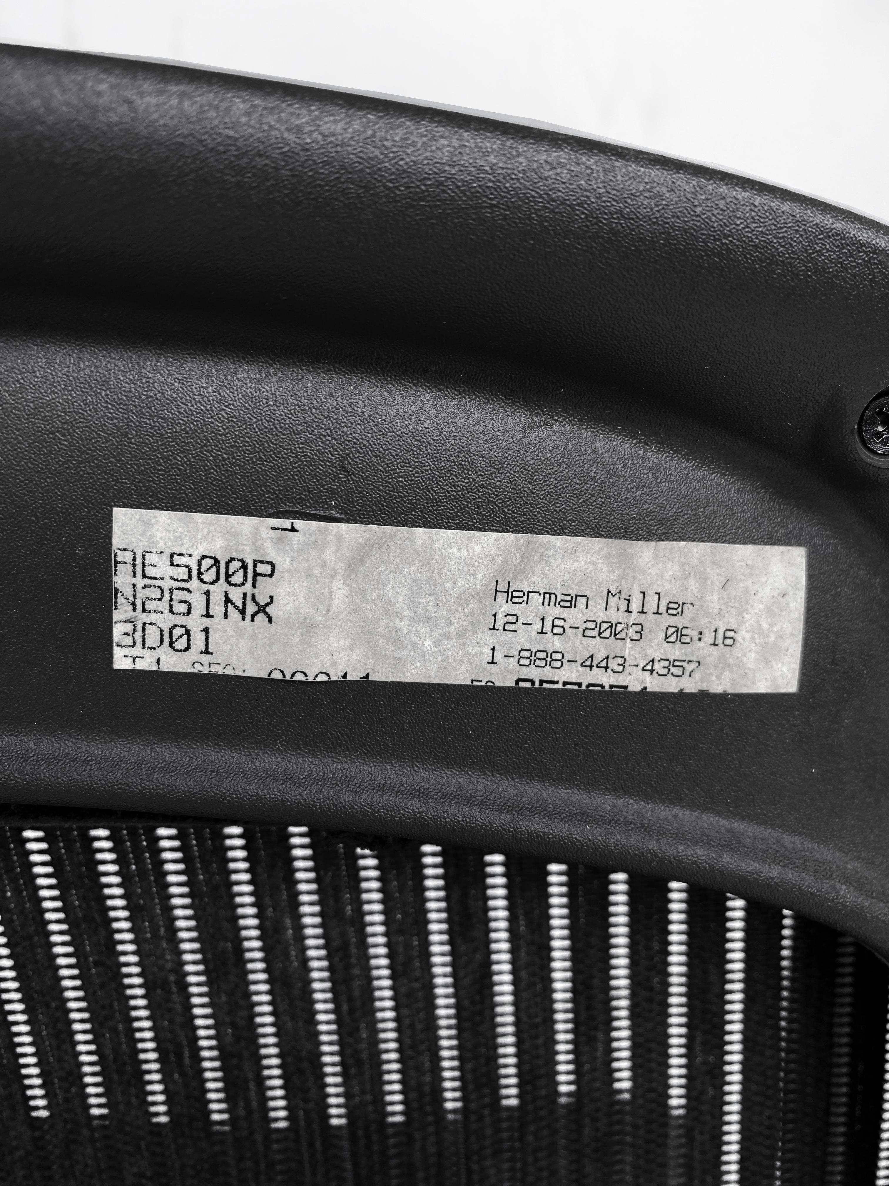 Chaises d'appoint ergonomiques Aeron de Herman Miller  Cadres et grilles en métal tubulaire noir  en vente 7