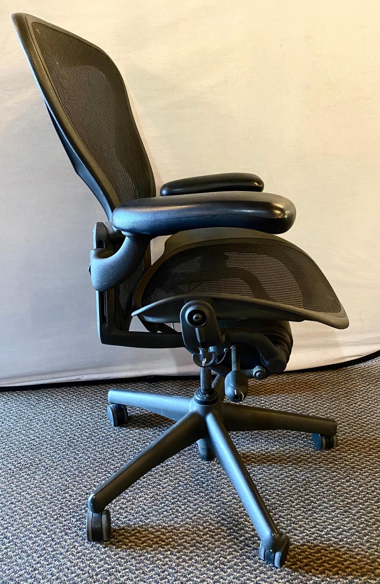Herman Miller 'Aeron' Office / Desk Chair in Graphite Medium Size at 1stDibs aeron desk chair