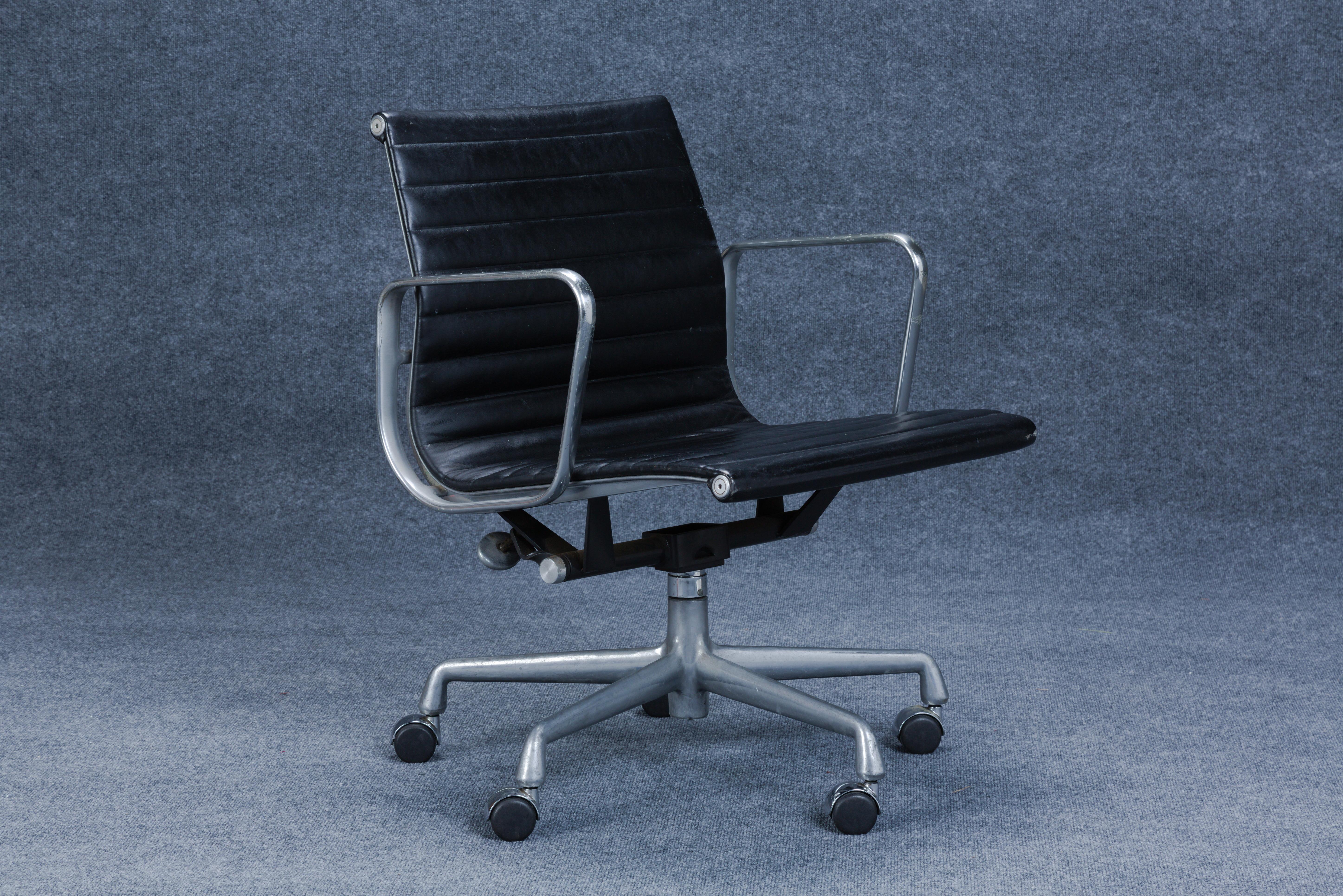 Eames Aluminum Group for Herman Miller Task Chair, Zeeland, Michigan, c. 1965, aluminum, leather, Herman Miller manufacturer's label, ht. 30, wd. 23, dp. 24 in. Seat height is adjustable between 17”-20”.

Bernice Alexandra 