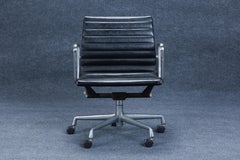 Herman Miller Aluminum Group Management Chair by Charles Eames, c. 1965
