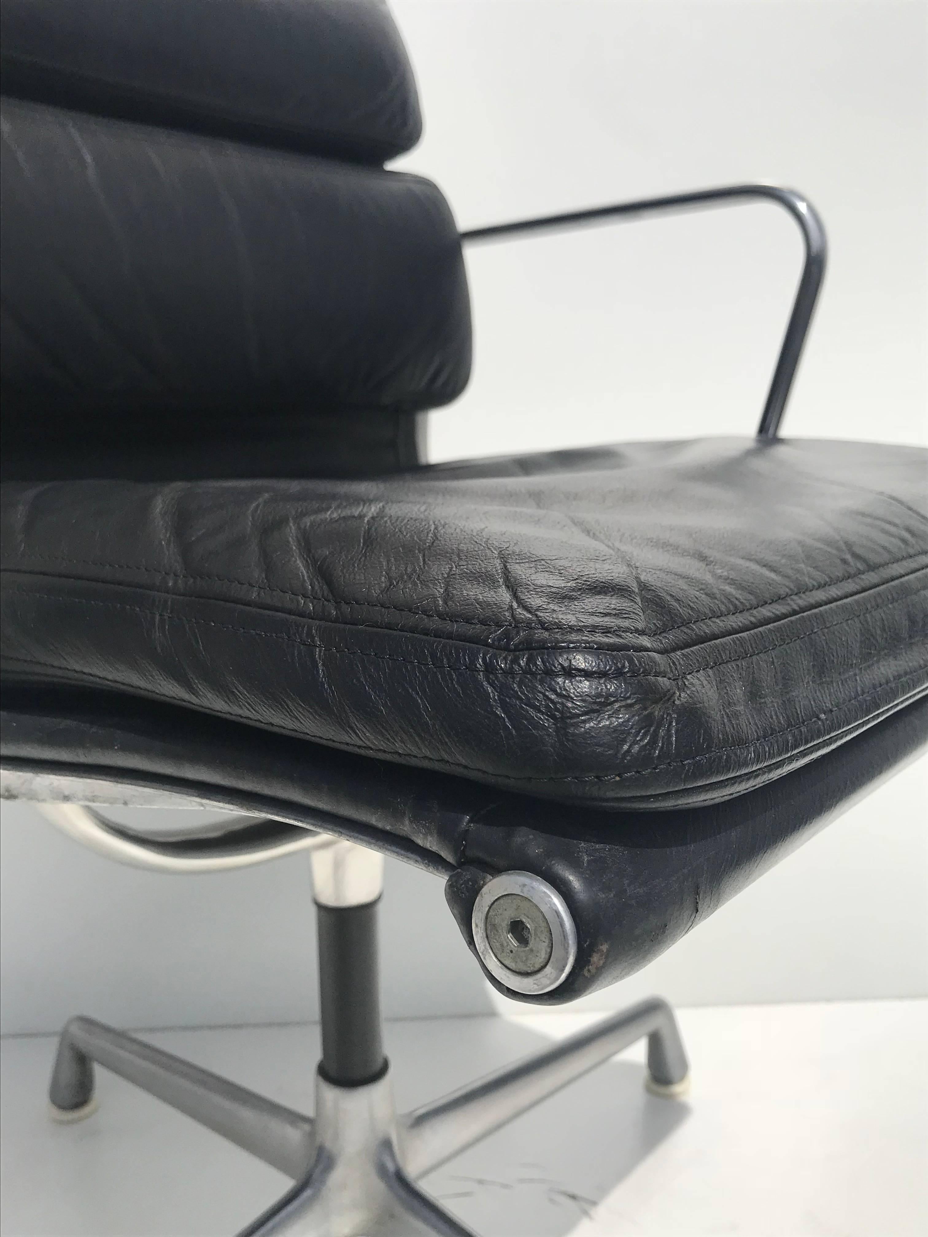 Herman Miller Black Leather Swivelling Soft Pad Chair 3