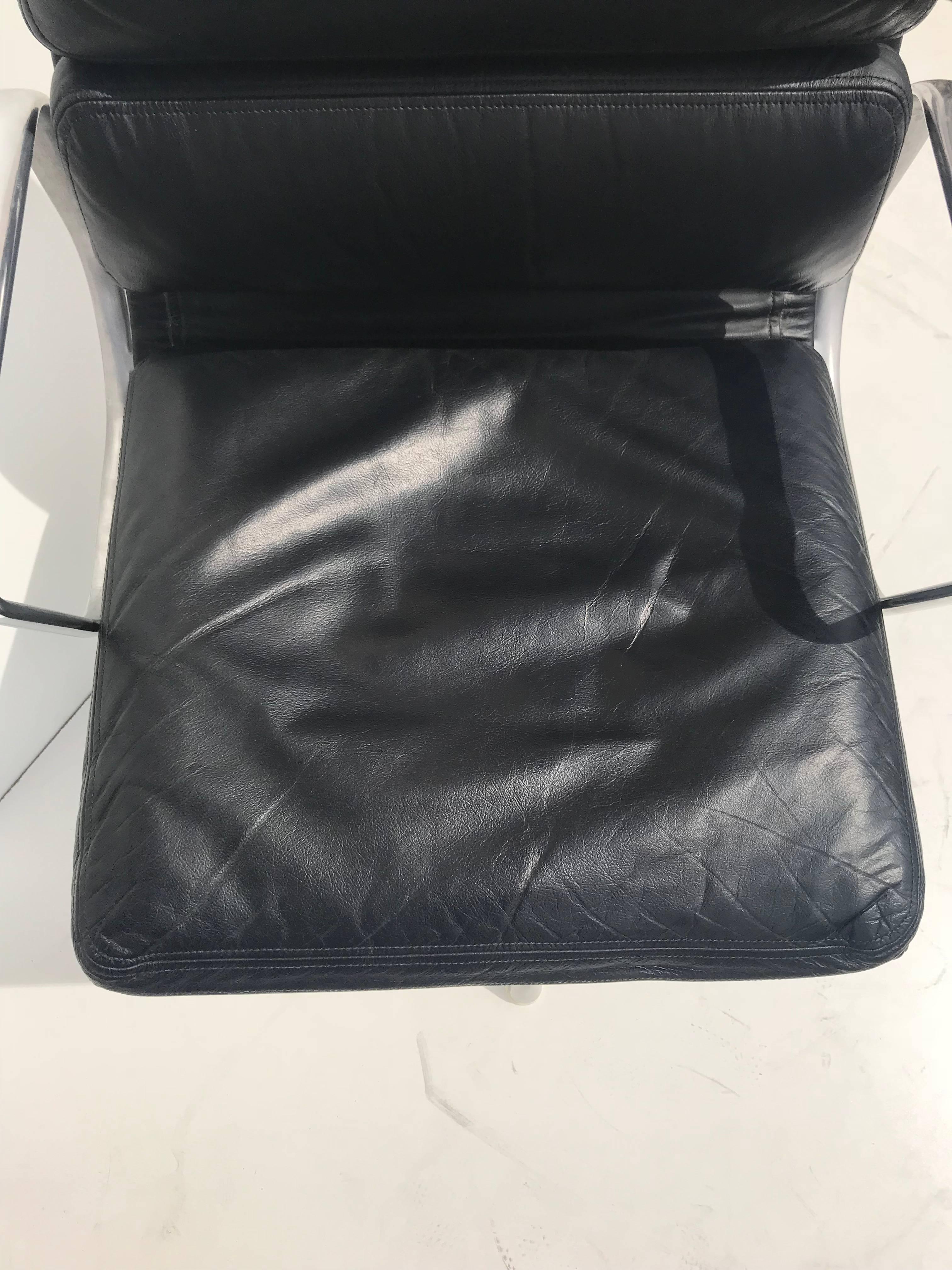 Herman Miller Black Leather Swivelling Soft Pad Chair 7