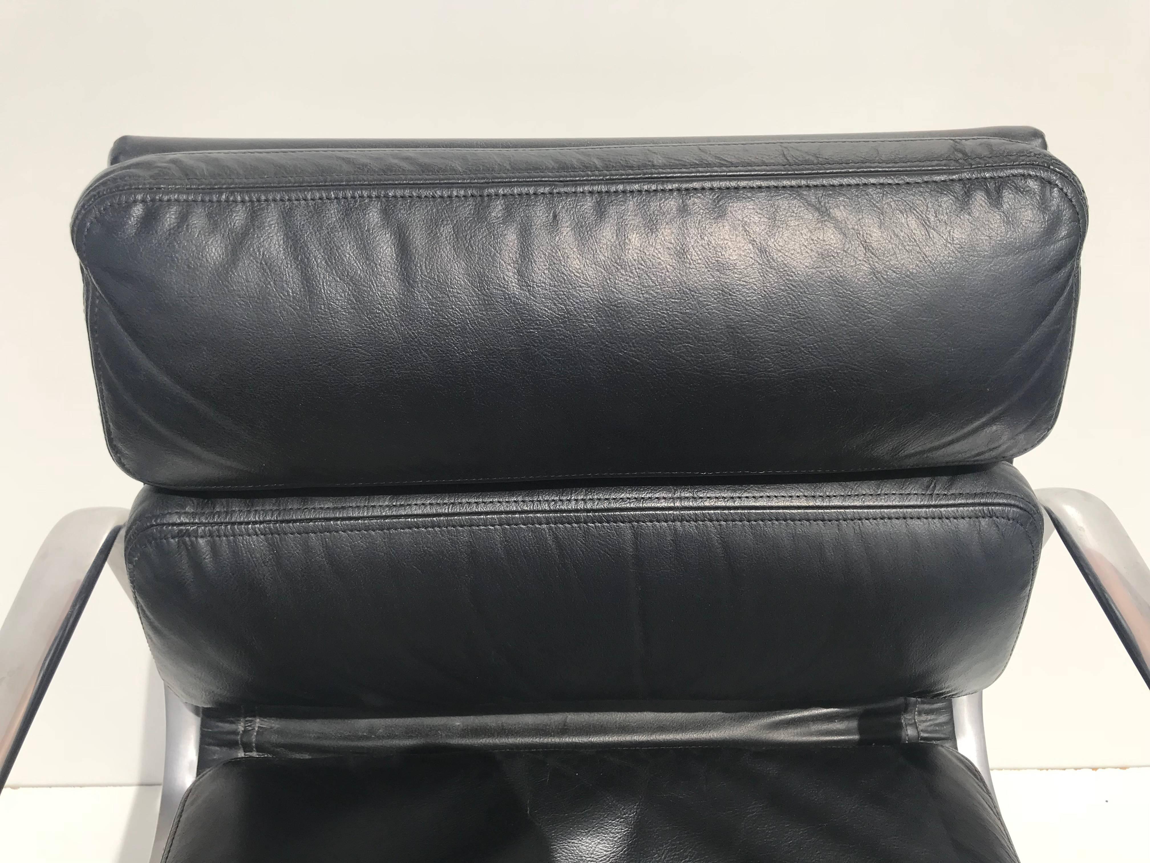 Herman Miller Black Leather Swivelling Soft Pad Chair 8