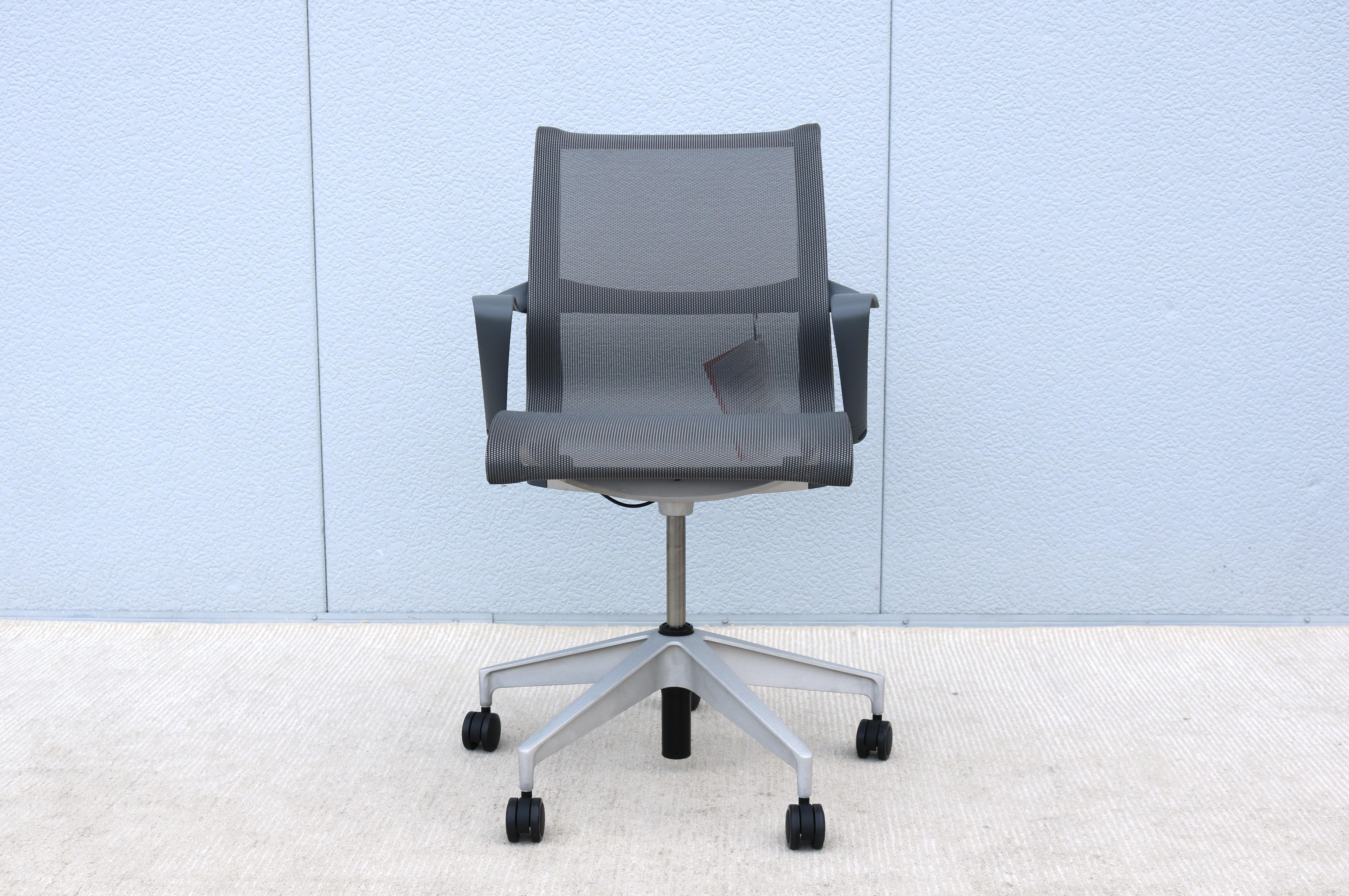 Herman Miller Brand New Setu Ergonomic Office Desk Chair in Lyris Alpine Mesh In New Condition For Sale In Secaucus, NJ
