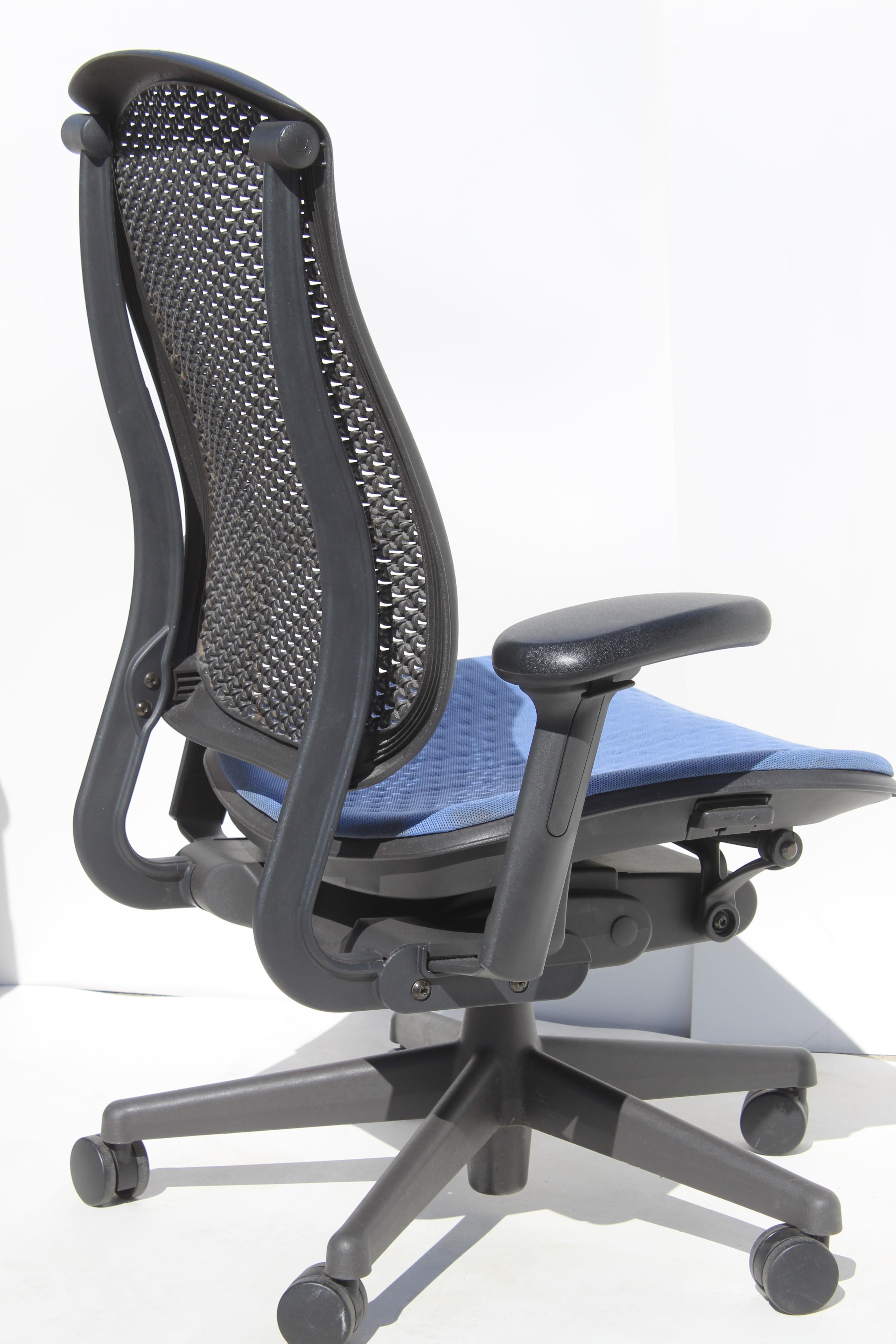 Herman Miller Celle Adjustable Desk/Task Chair, Adjustable Seat and Arm Height

Offered for sale is a Herman Miller 