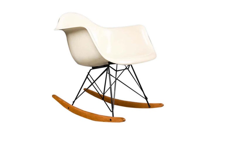 Mid-Century Modern Herman Miller Charles Ray Eames Authentic RAR Rocking Chair For Sale