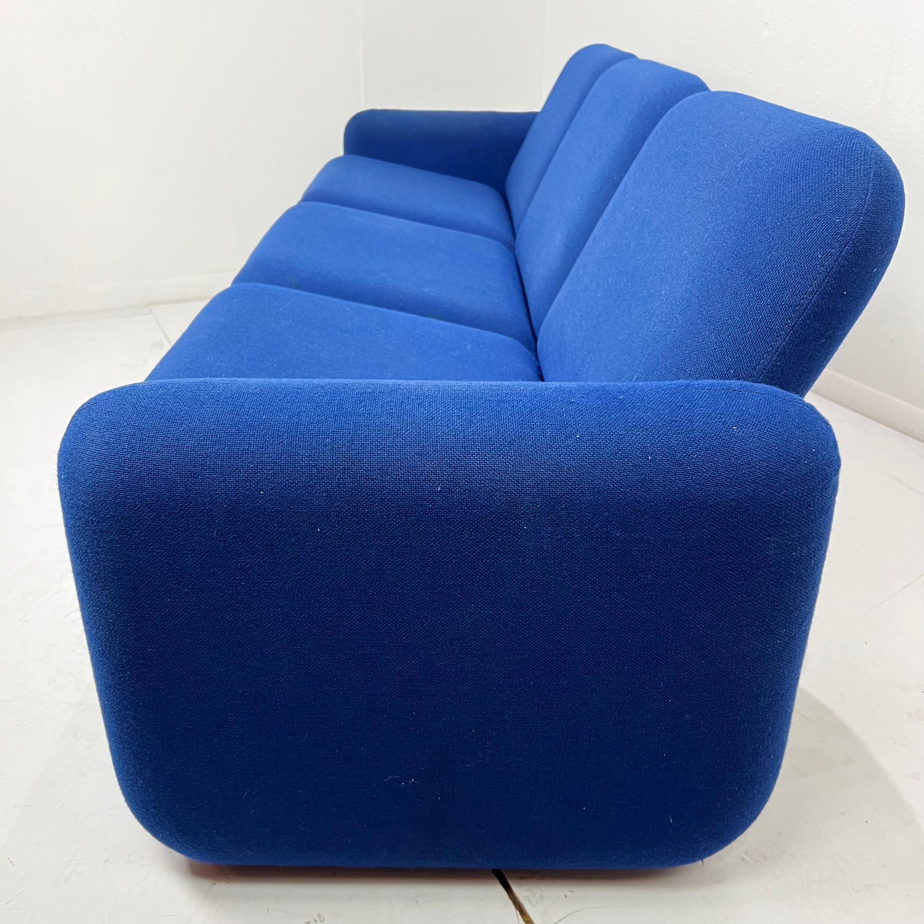 Late 20th Century Vintage Herman Miller Chiclet Sofa For Sale