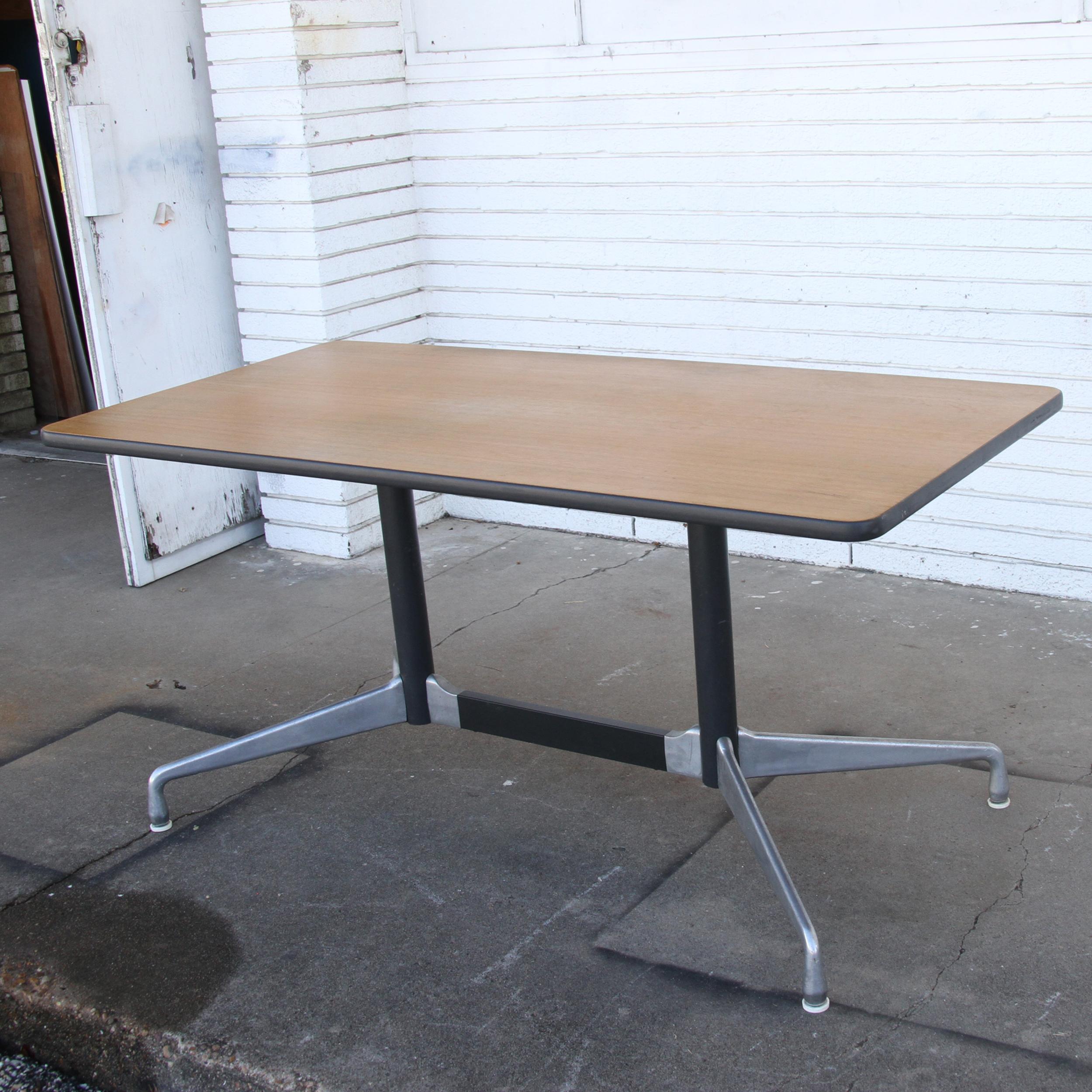 Américain Table de conférence/de salle à manger Herman Miller en vente