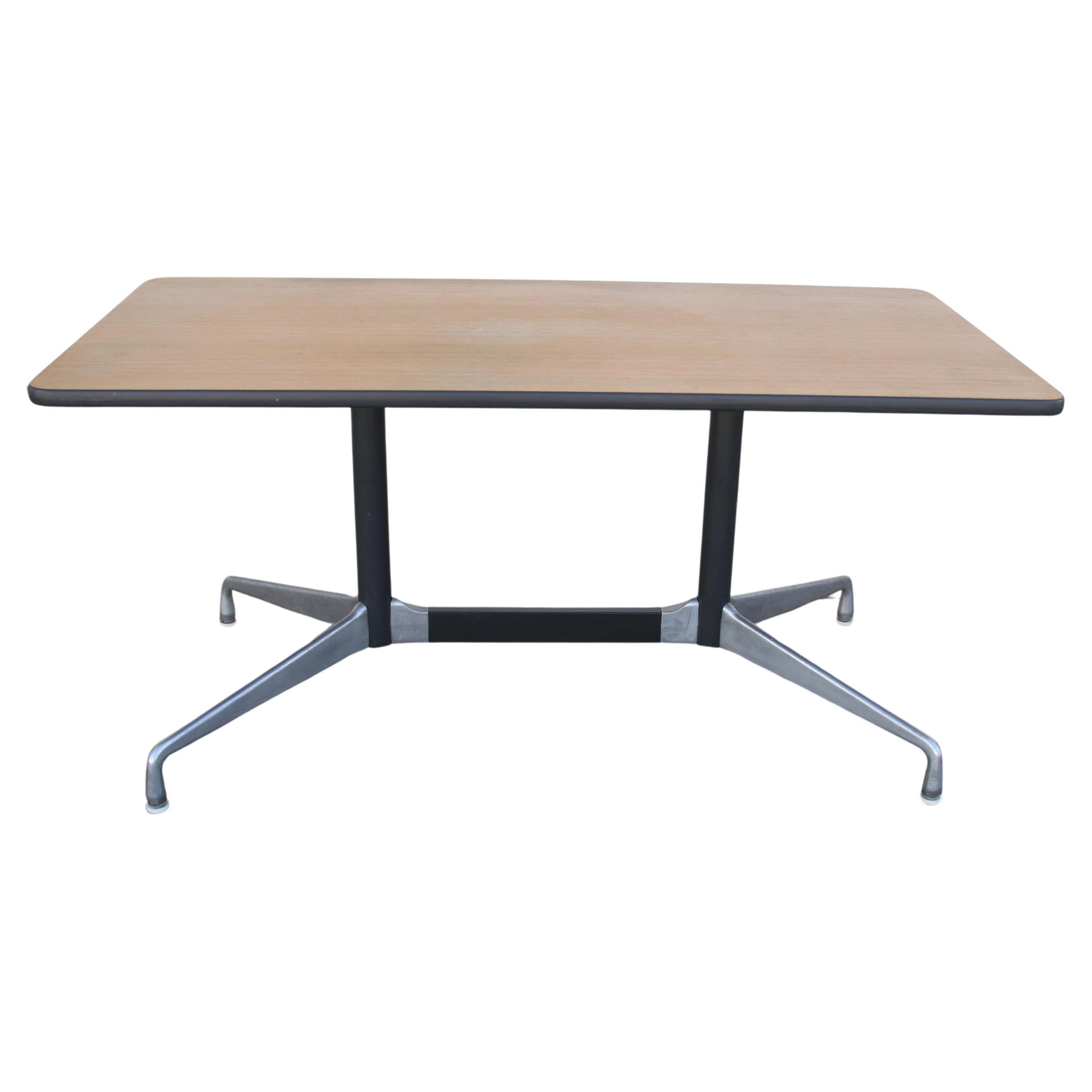 Table de conférence/de salle à manger Herman Miller en vente