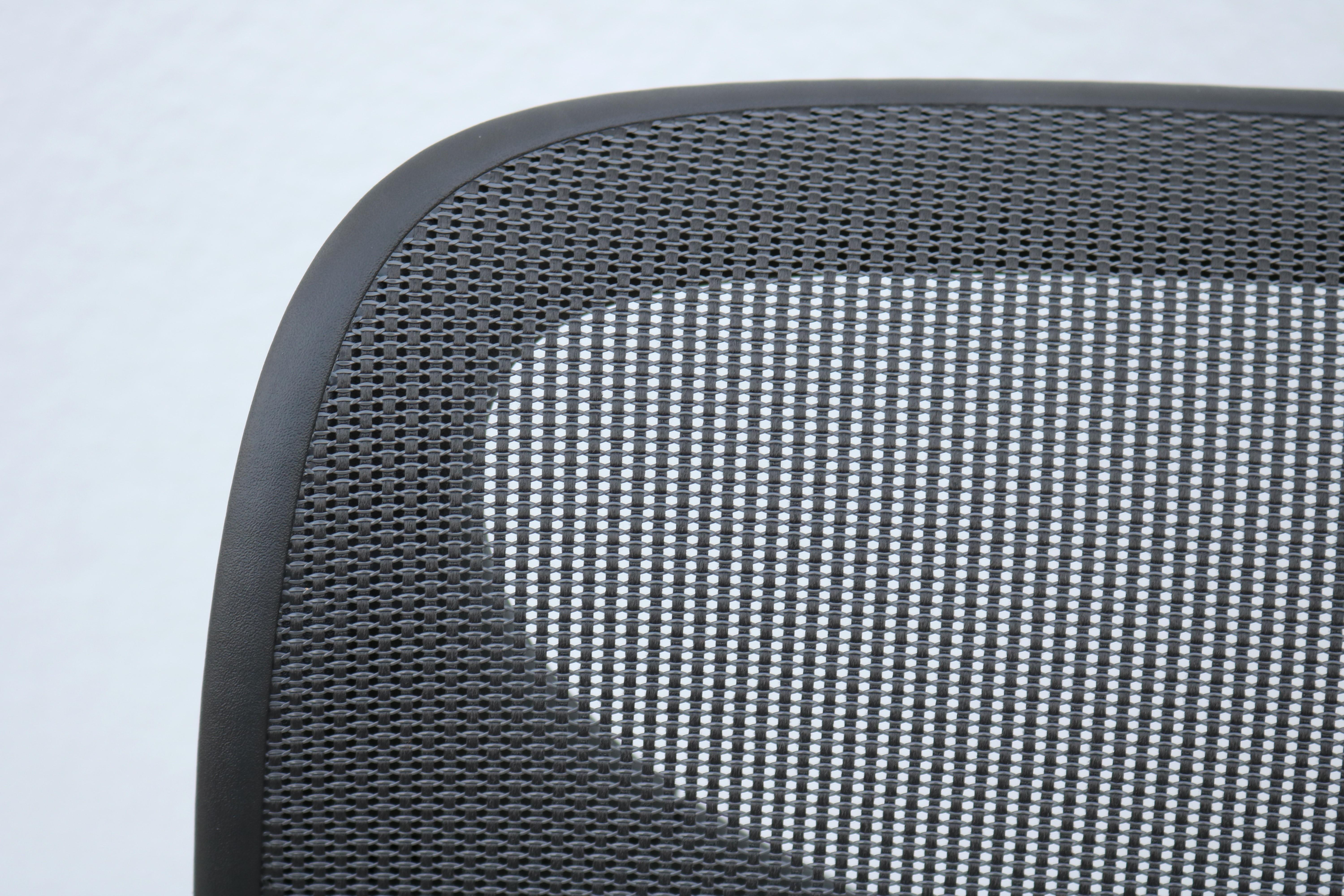 Herman Miller Cosm Verstellbarer ergonomischer Hocker mit mittlerer Rückenlehne, ausgezeichneter Zustand im Angebot 9