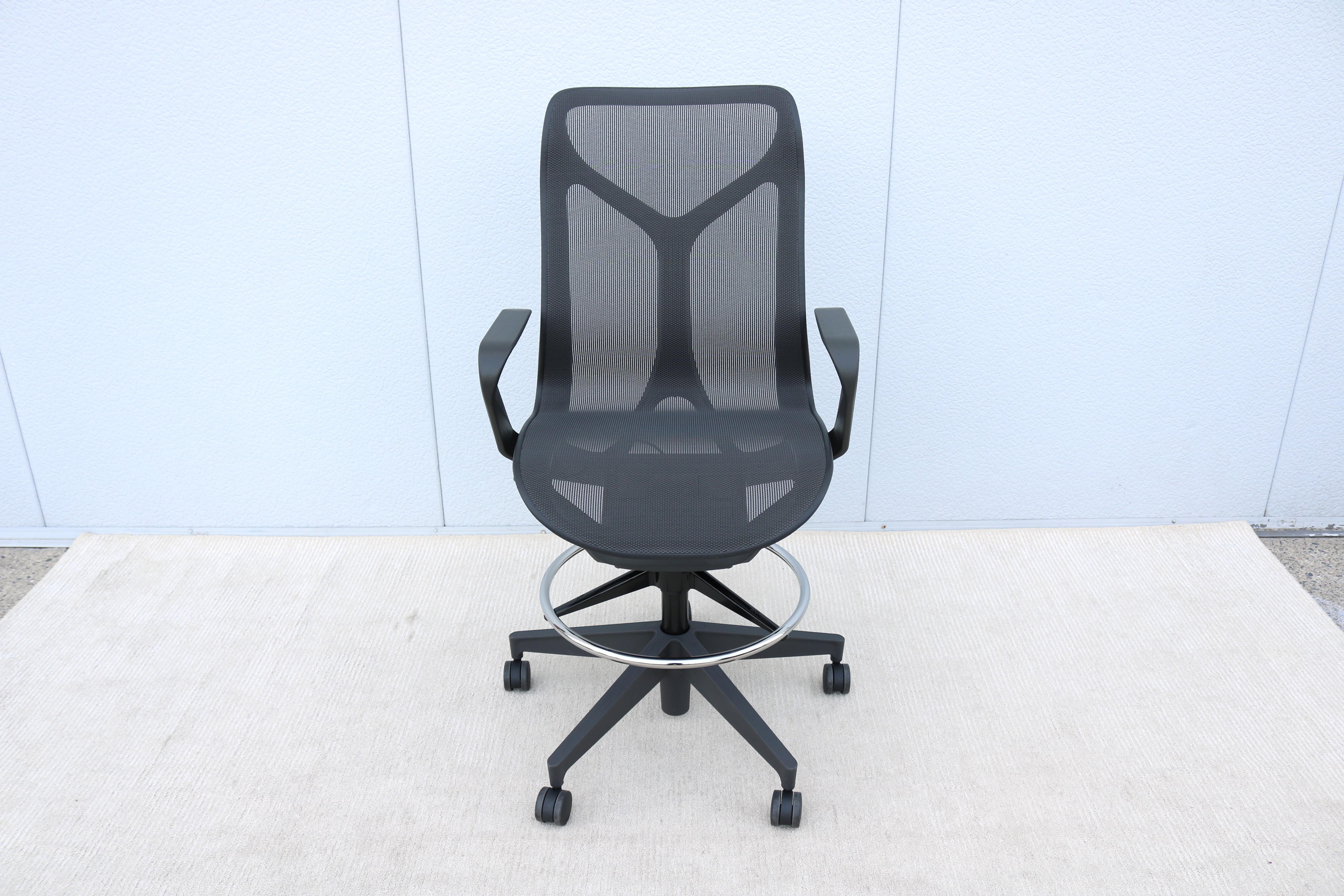 Herman Miller Cosm Verstellbarer ergonomischer Hocker mit mittlerer Rückenlehne, ausgezeichneter Zustand (Stahl) im Angebot