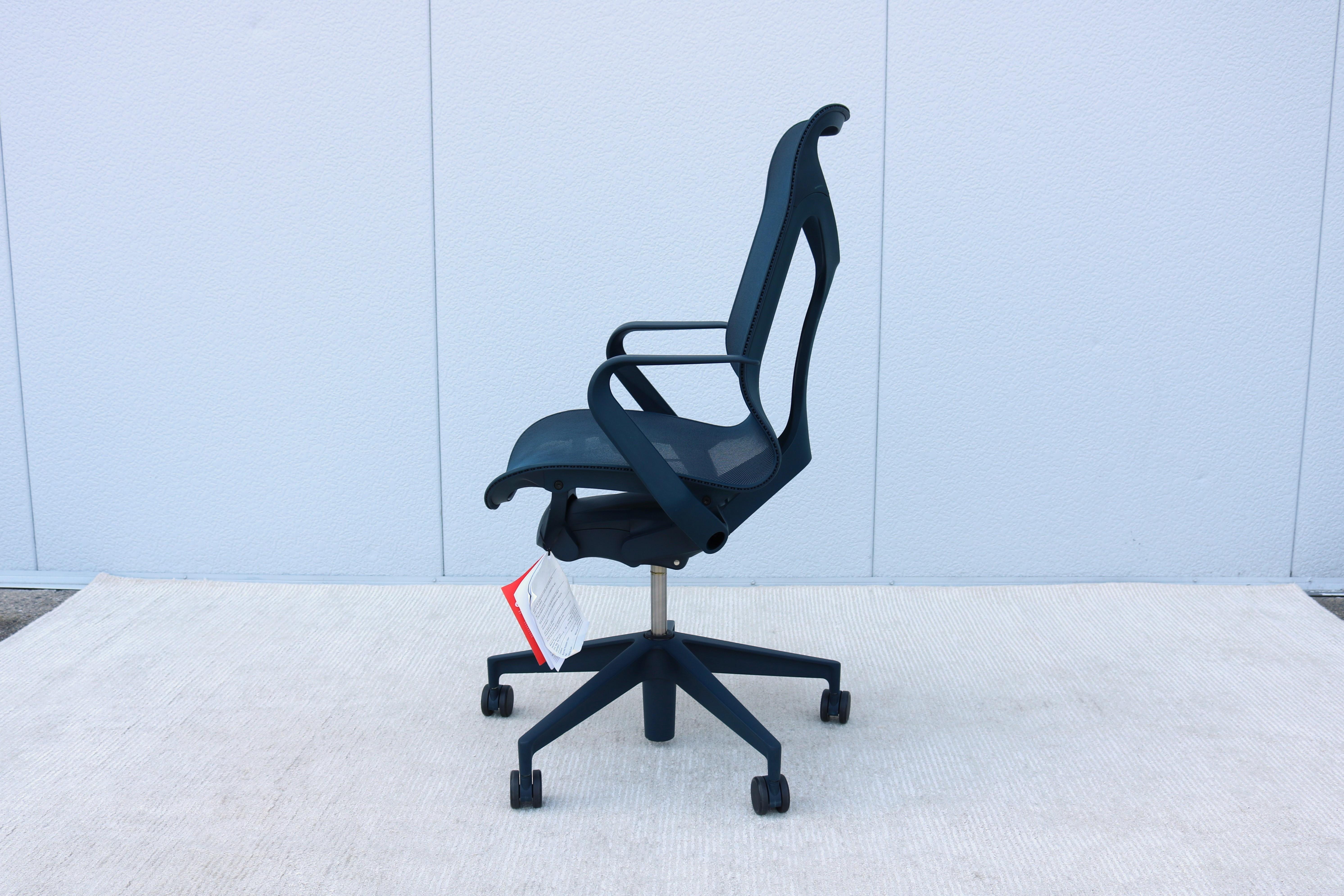 Herman Miller Cosm Mid Back Ergonomic Work Office Desk Chair, leicht gebraucht (21. Jahrhundert und zeitgenössisch)