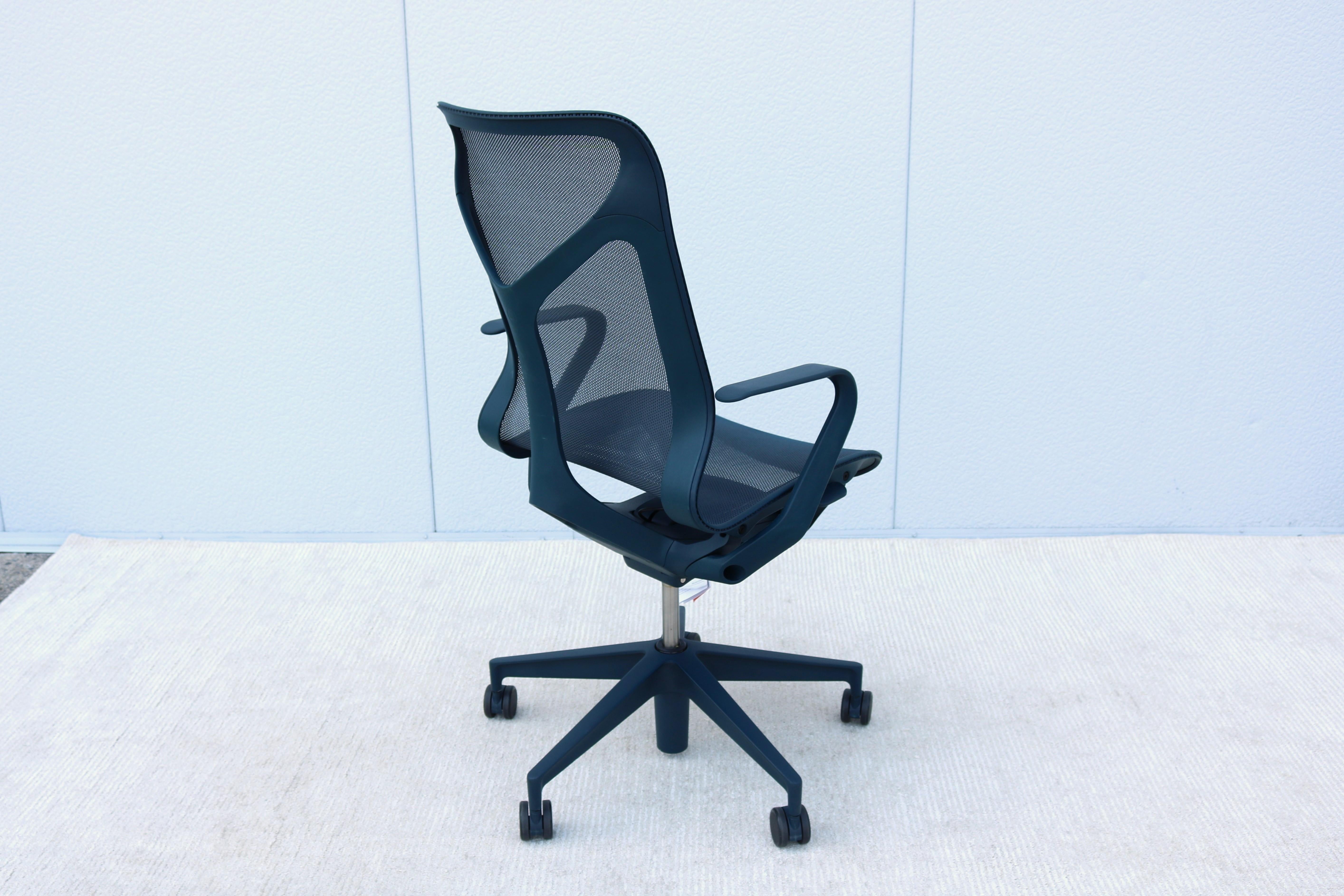 Herman Miller Cosm Mid Back Ergonomic Work Office Desk Chair, leicht gebraucht 1