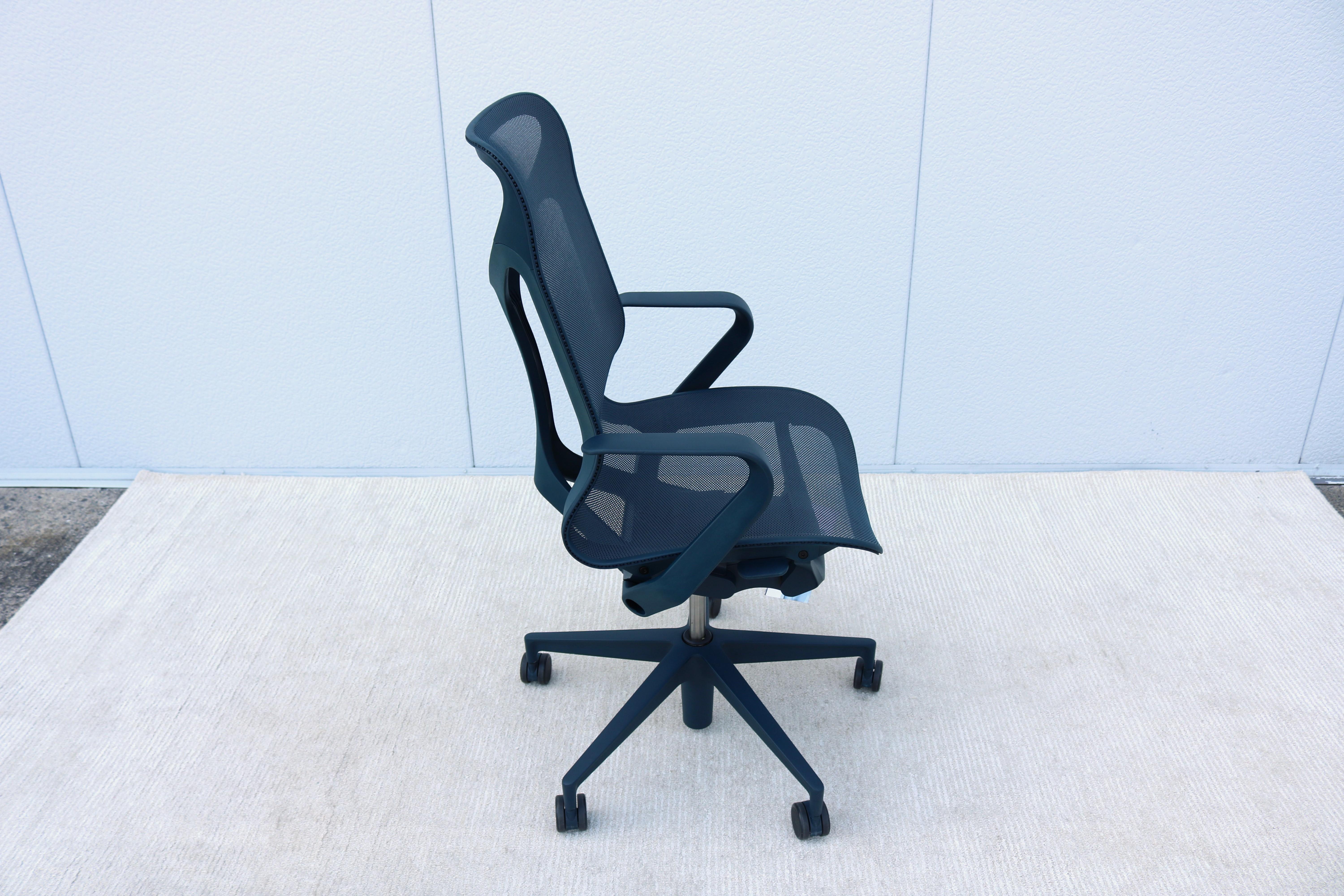 Herman Miller Cosm Mid Back Ergonomic Work Office Desk Chair, leicht gebraucht 2