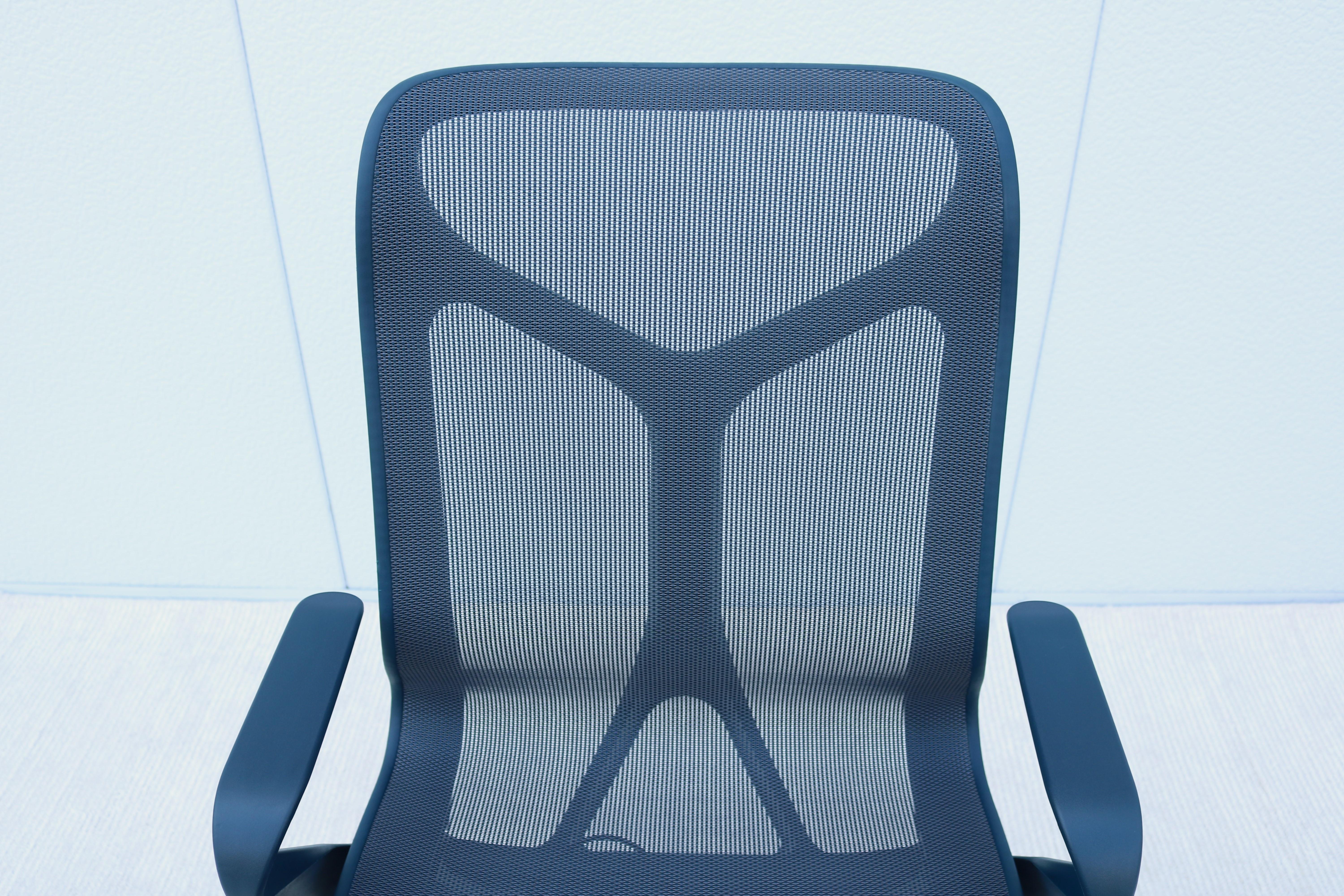 Herman Miller Cosm Mid Back Ergonomic Work Office Desk Chair, leicht gebraucht 5