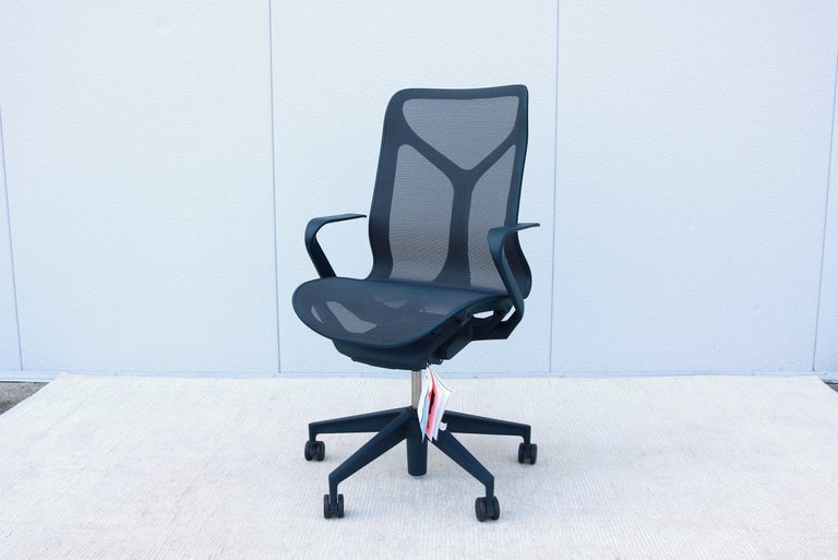 Cosm on sale chair used