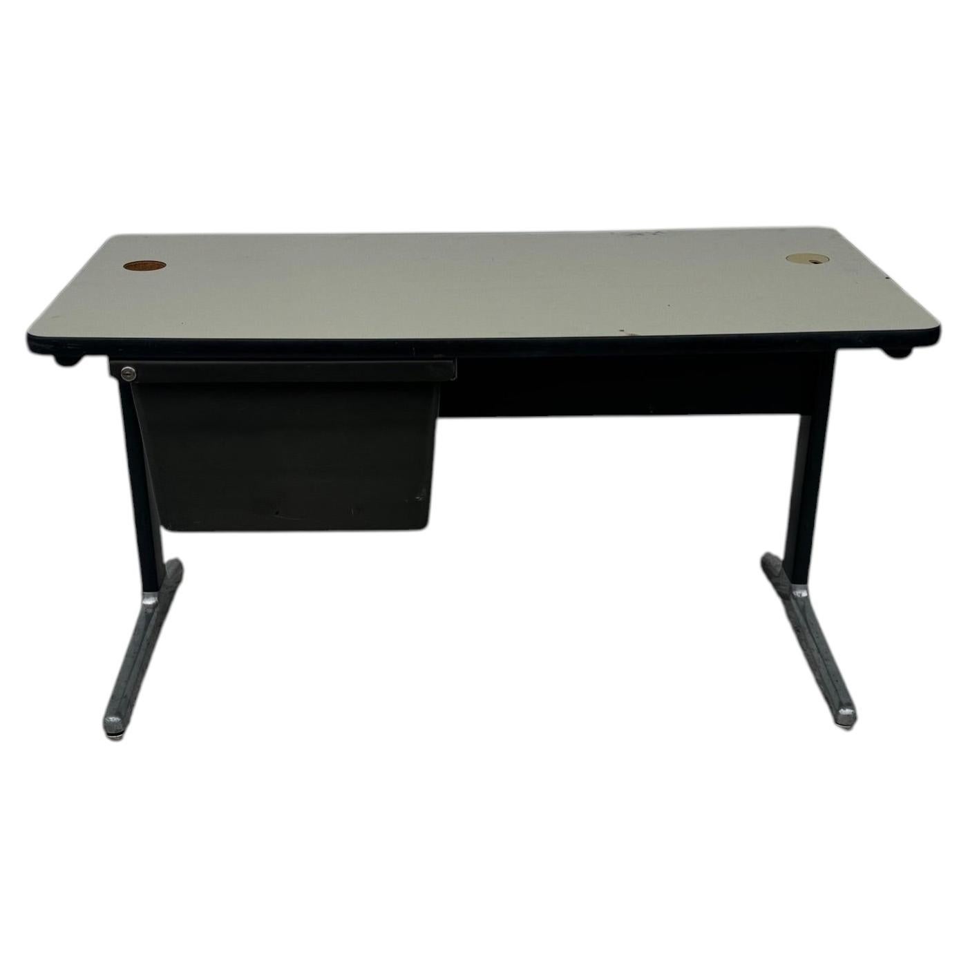 Scrivania Herman Miller in vendita
