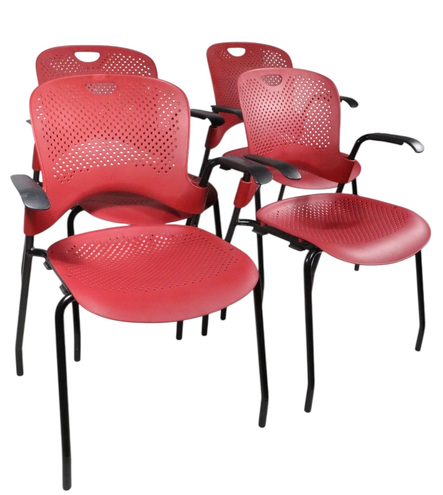 Herman Miller Dinette Set 4 Caper Chairs and Universal Base Cafe Dining Table im Angebot 2