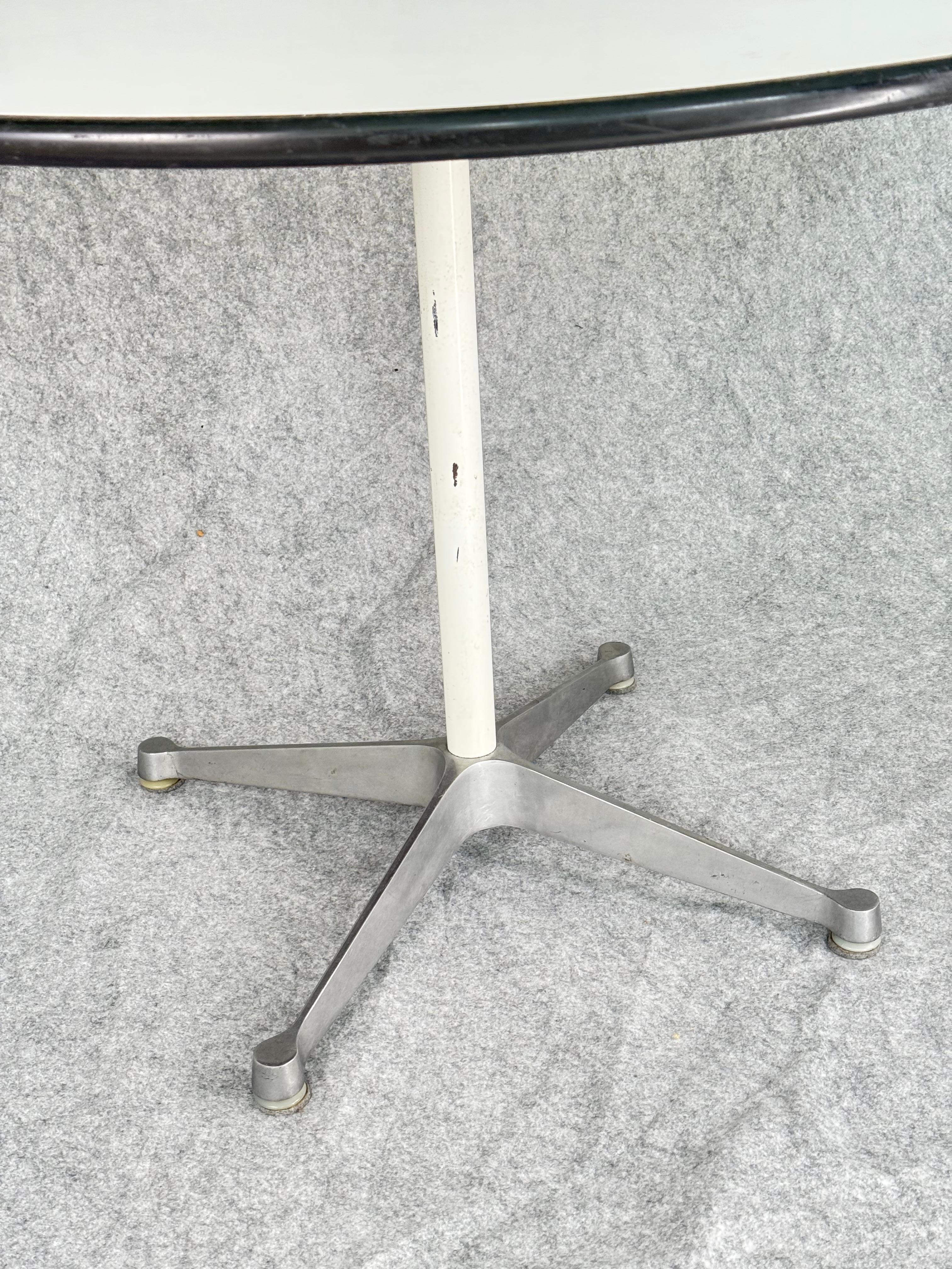Herman Miller Esstisch mit 4 Bertoia Stühlen im Angebot 3