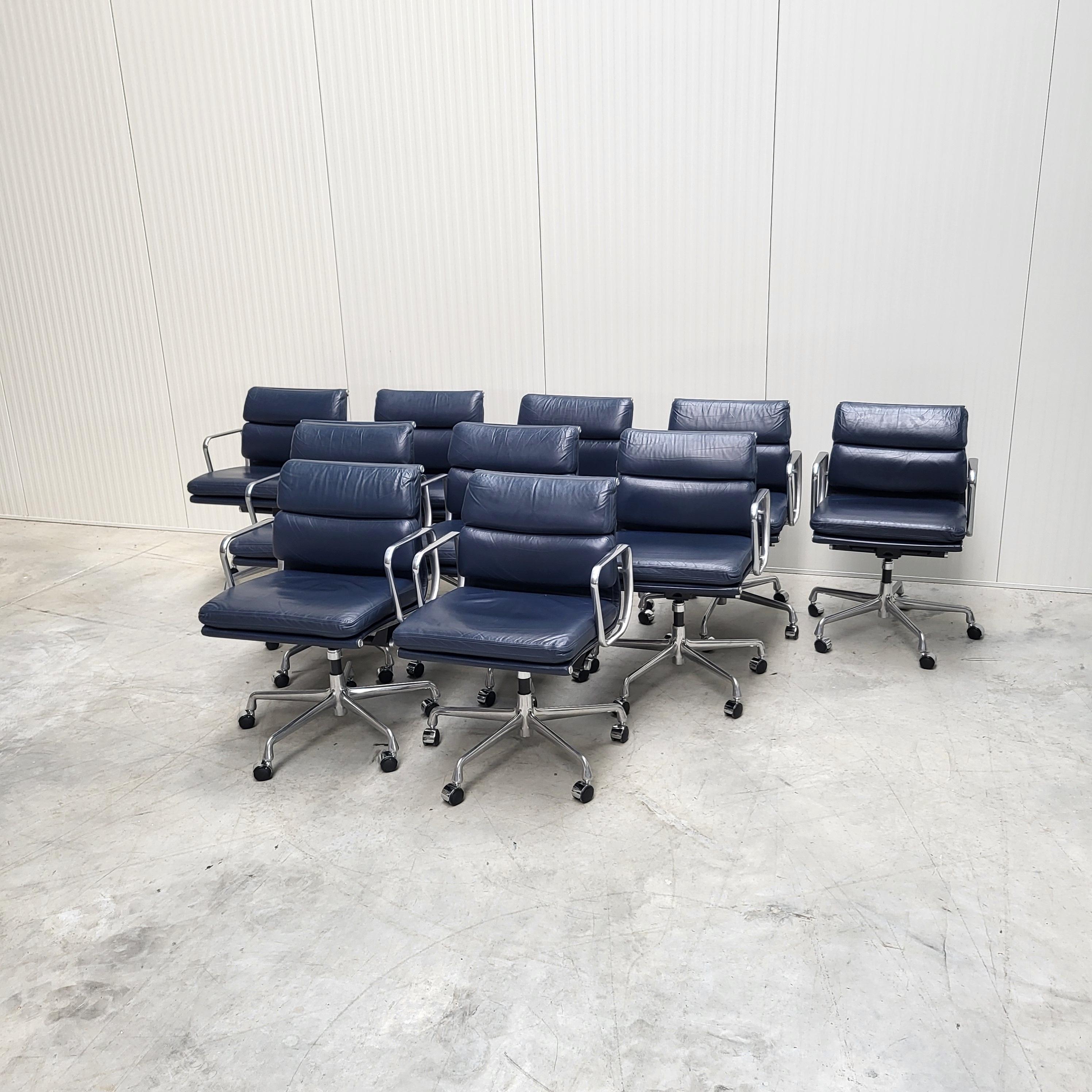 Herman Miller EA435 Marineblauer Soft Pad-Schreibtischstuhl von Charles Eames im Angebot 2