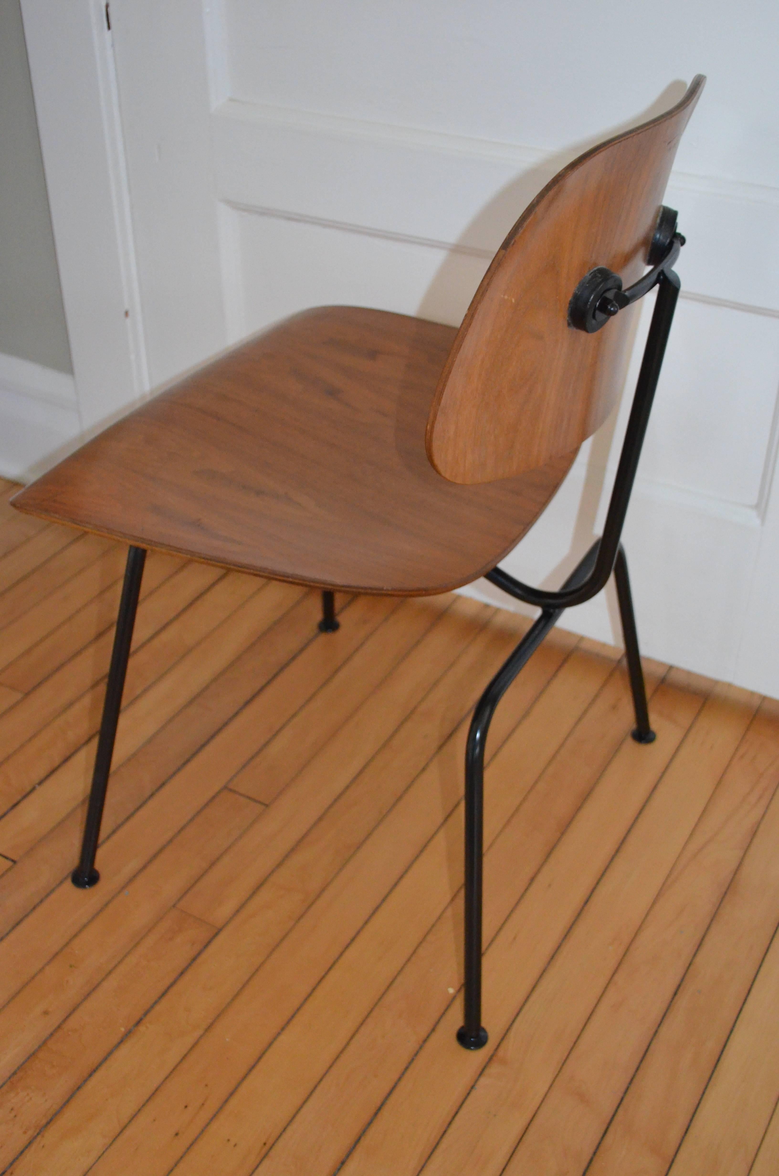 Herman Miller Eames 1950s Walnut Dining Room Chair with New HM Frames  In Good Condition In Madison, WI