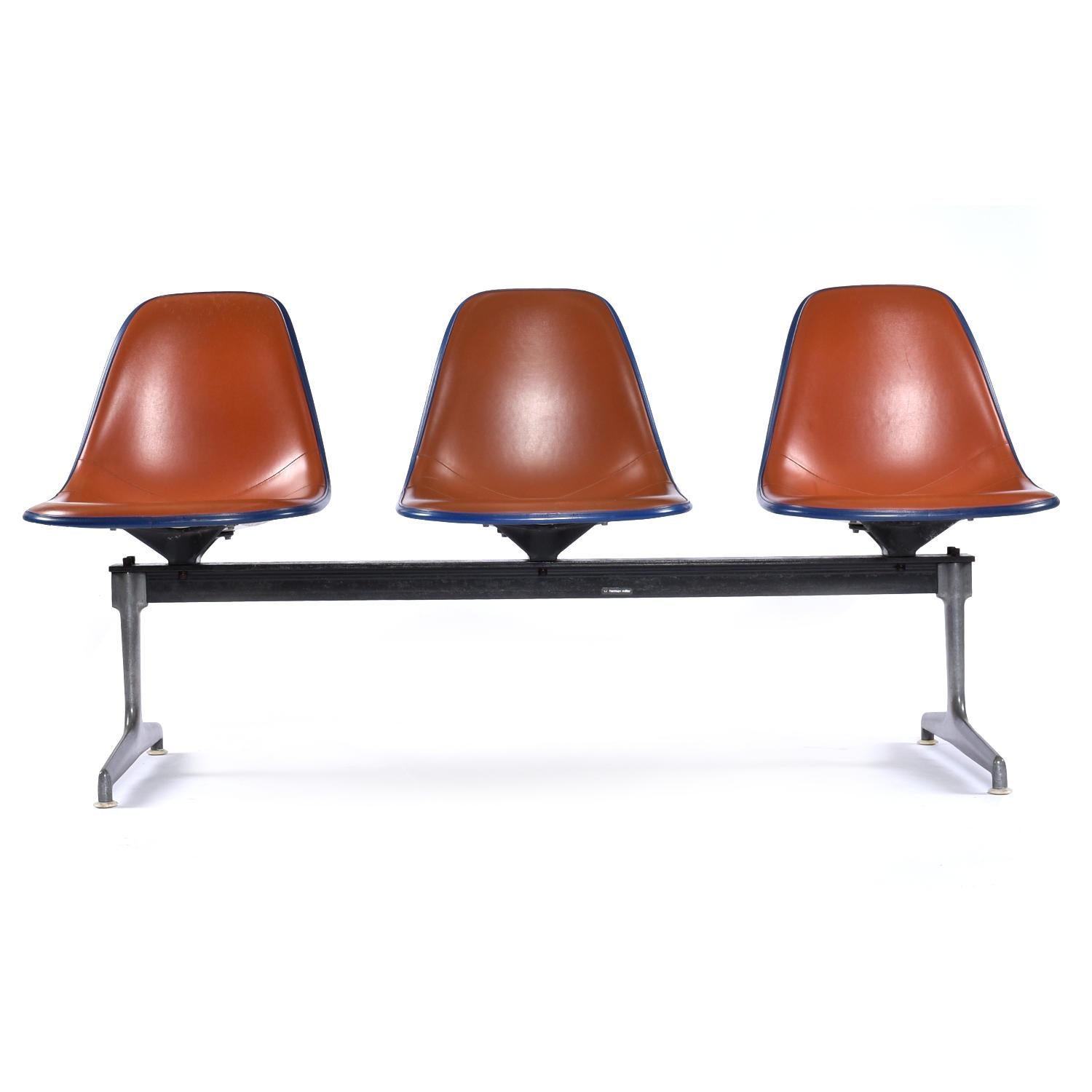 Mid-Century Modern Herman Miller Eames 3-Seat Tandem Bench Eastern Air Lines Red Orange Naugahyde For Sale