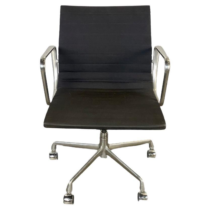 Herman Miller Eames Aluminum Group Management Desk Chair