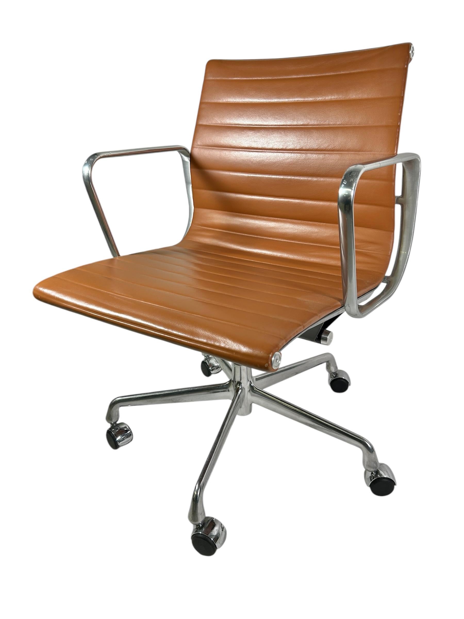 Hand-Crafted Herman Miller Eames Aluminum Group Office Chair in Caramel Leather For Sale