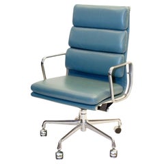Herman Miller Eames Grupo de Aluminio Silla Alta de Alto Cojín Blando en Azul Medio