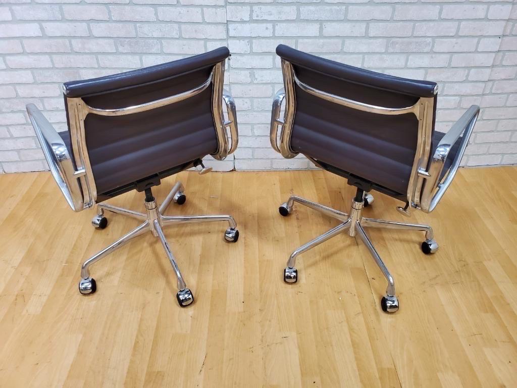 Contemporary Herman Miller Eames Aluminum Management Group Leather Chair, Set of 2