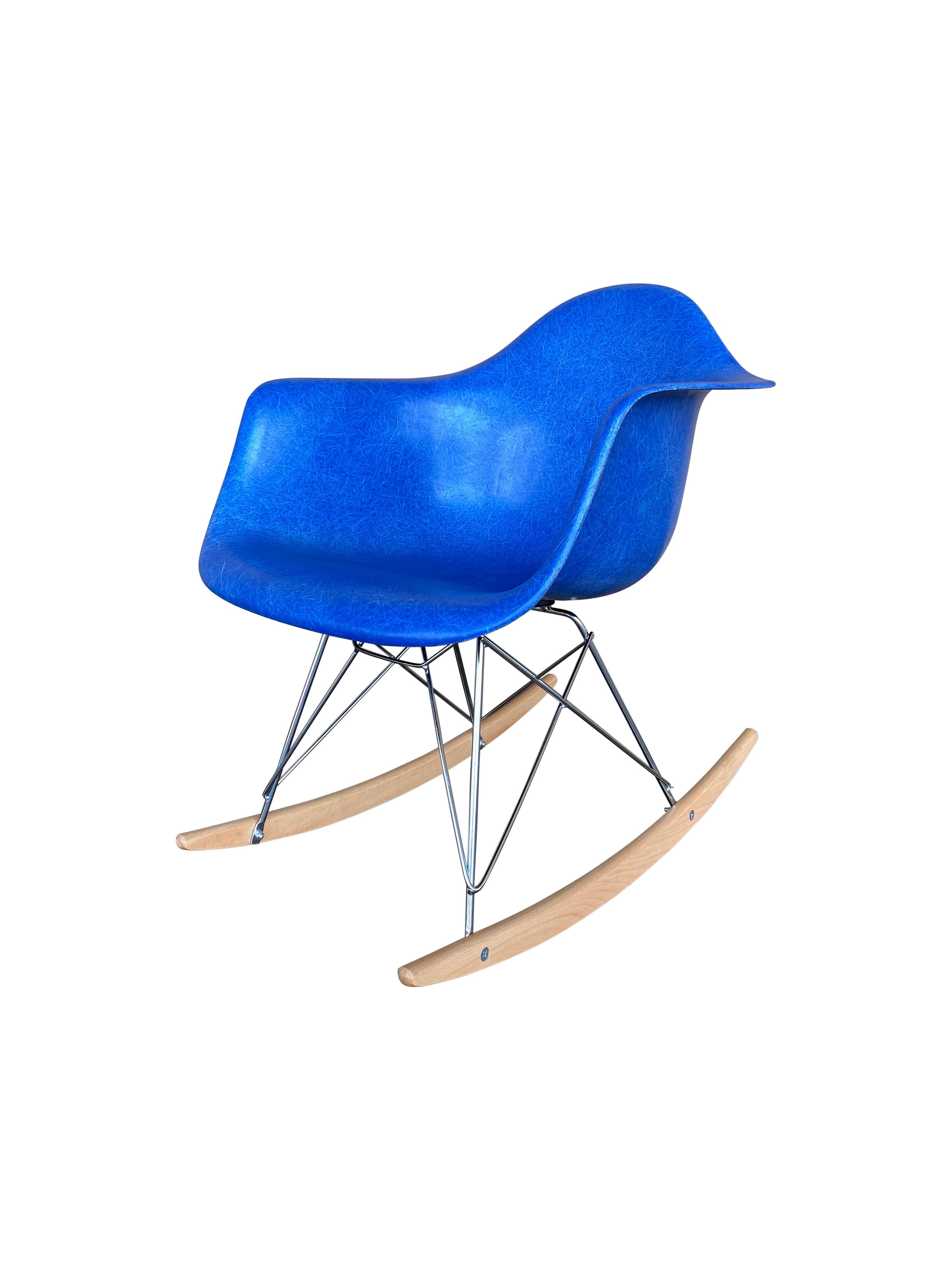 Mid-Century Modern 2 Herman Miller Eames Ultramarine Fiberglass RAR Rocking Chairs