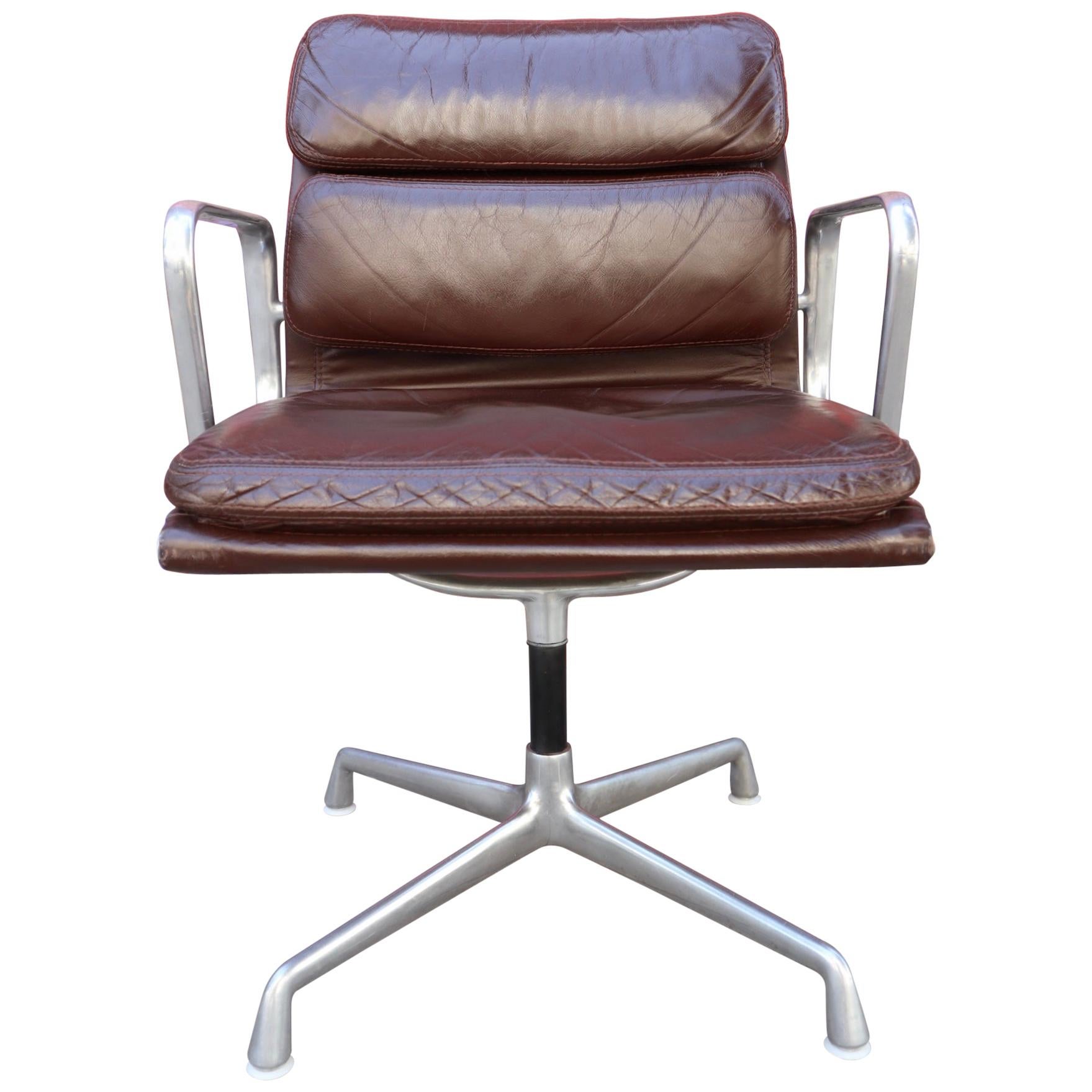 Exceptional Herman Miller Eames Brown Leather Soft Pad Management Office Chair