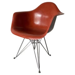 Herman Miller Eames DAR Stuhl aus Fiberglas