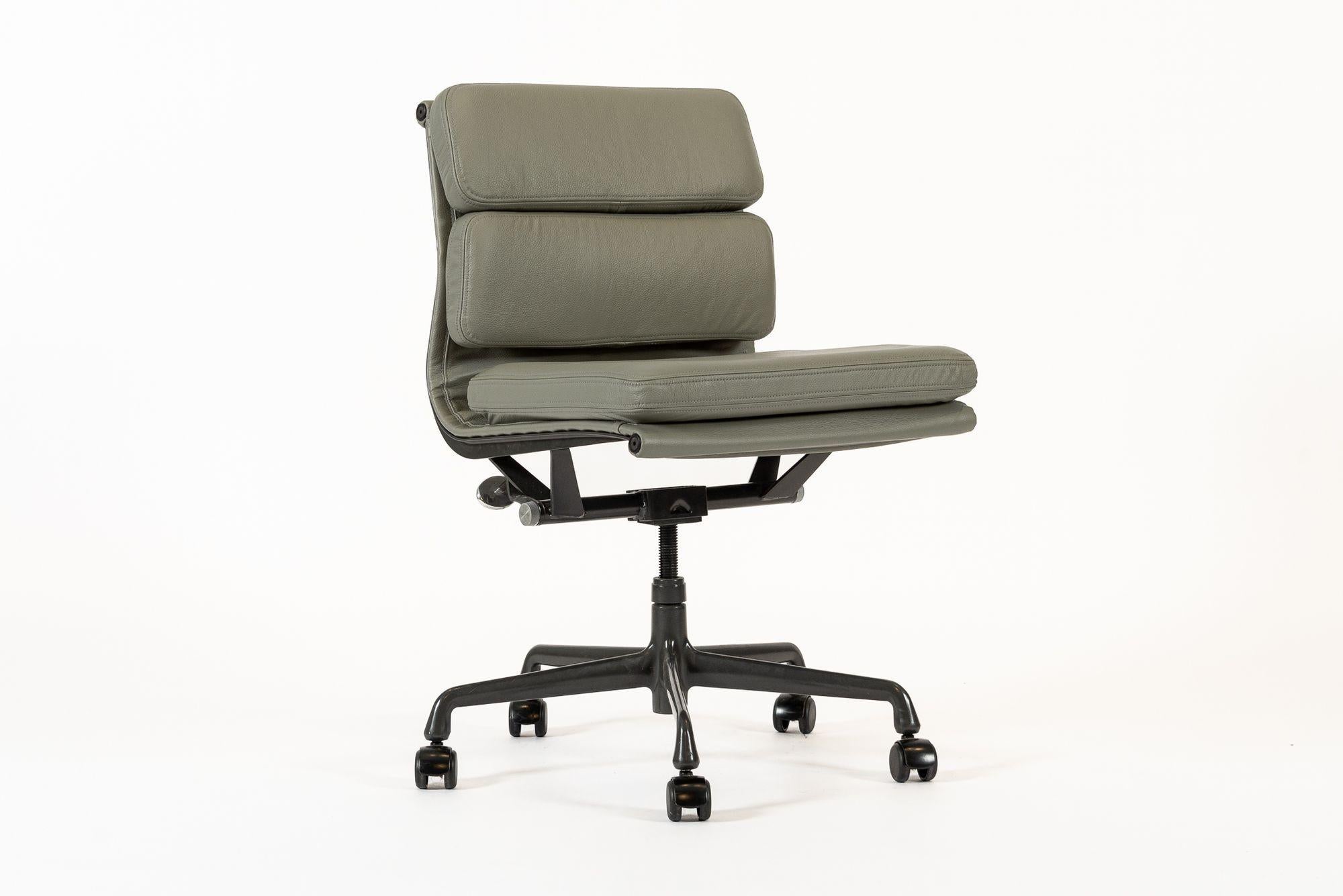 Herman Miller Eames Gray Leather Desk Chair Soft Pad 2000s 4