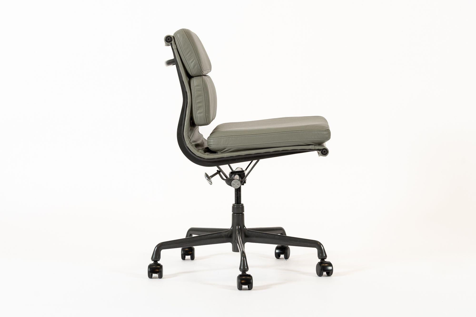 Herman Miller Eames Gray Leather Desk Chair Soft Pad 2000s In Good Condition In Detroit, MI