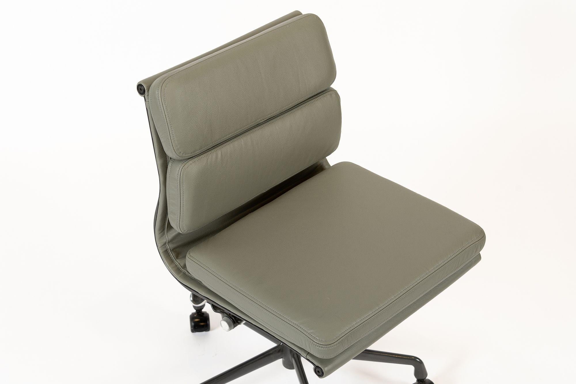 Aluminum Herman Miller Eames Gray Leather Desk Chair Soft Pad 2000s