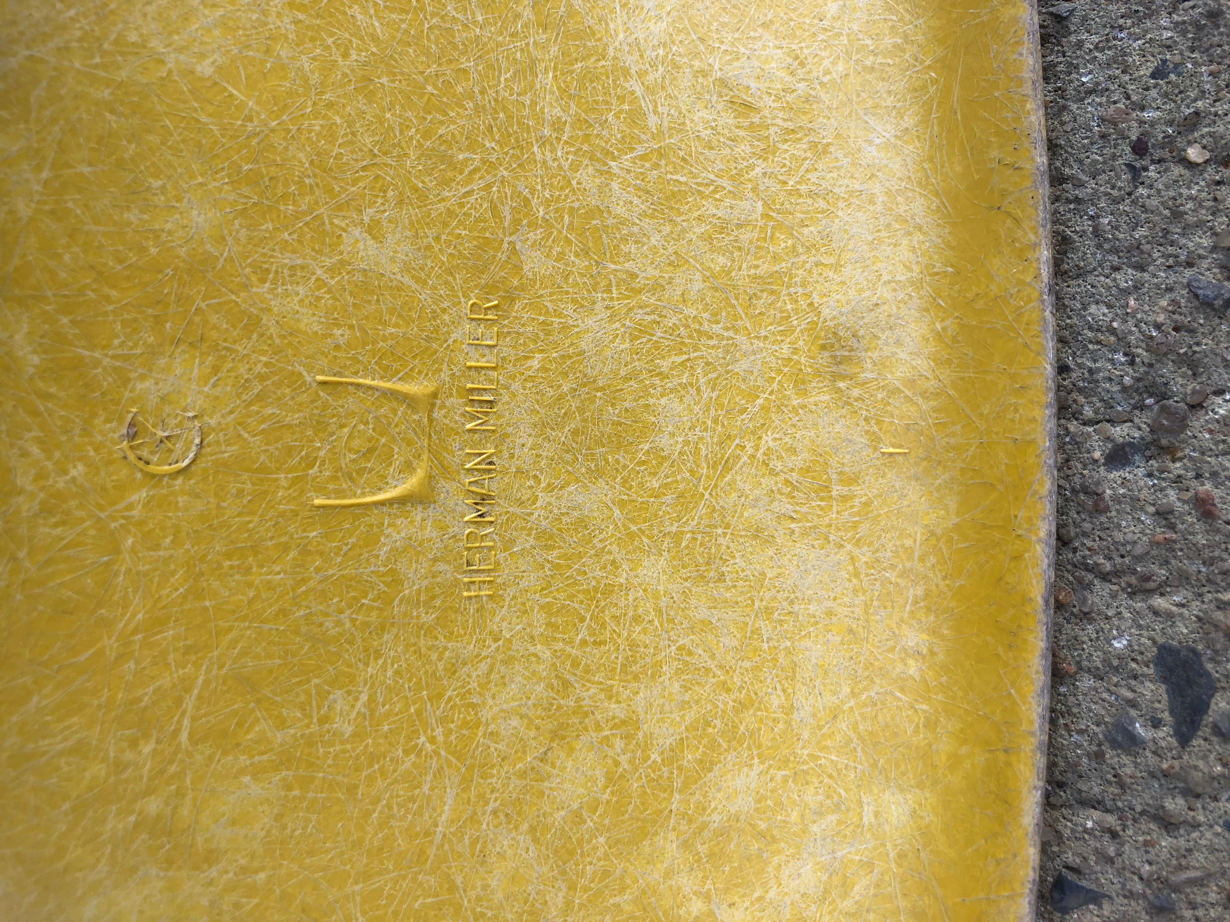 Herman Miller Eames DAX Armchair in Brilliant Yellow (amerikanisch)