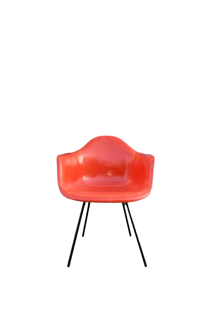 Herman Miller Eames DAX Stuhl aus Fiberglas im Angebot 1